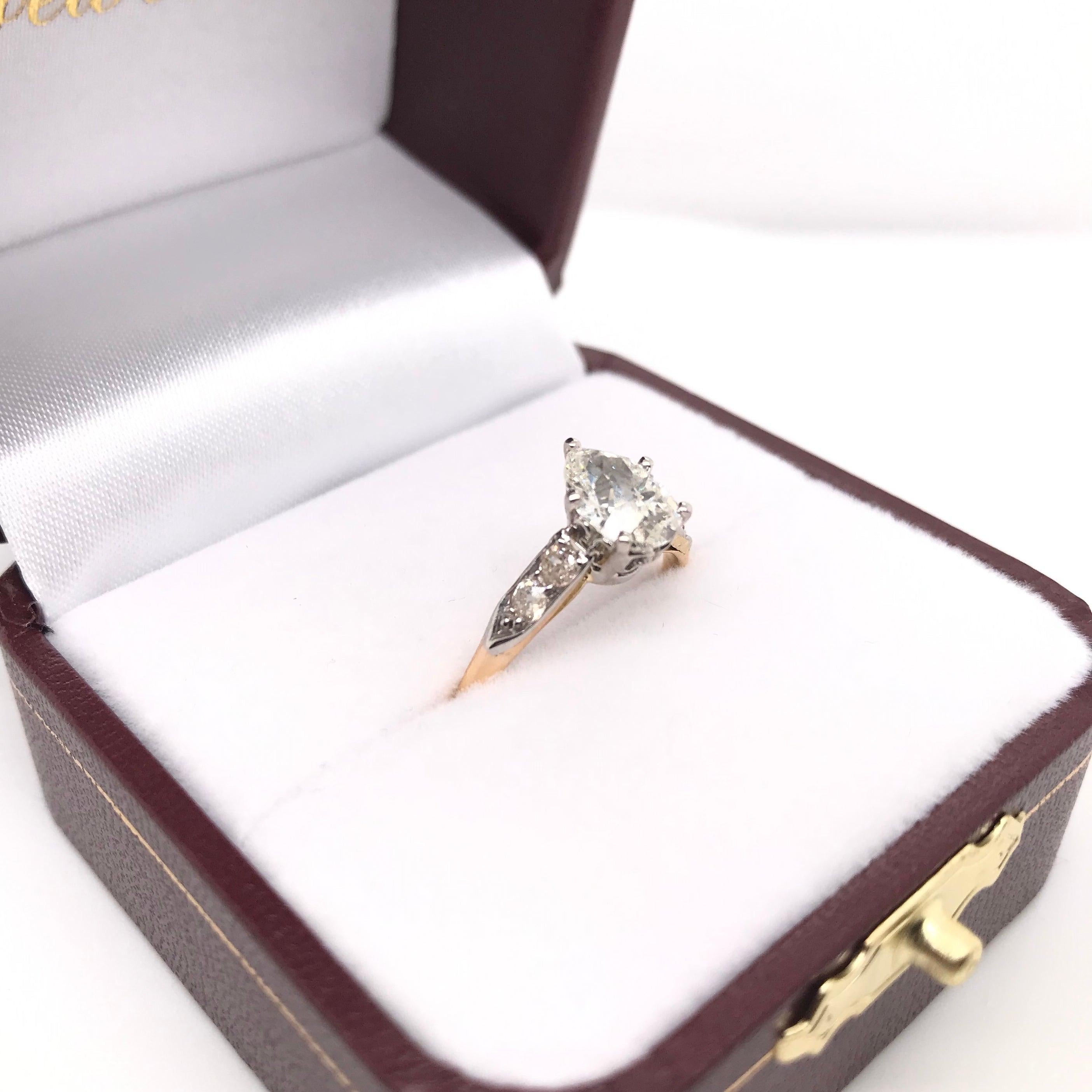 0.95 Carat Pear Cut Diamond Solitaire Style Ring For Sale 3