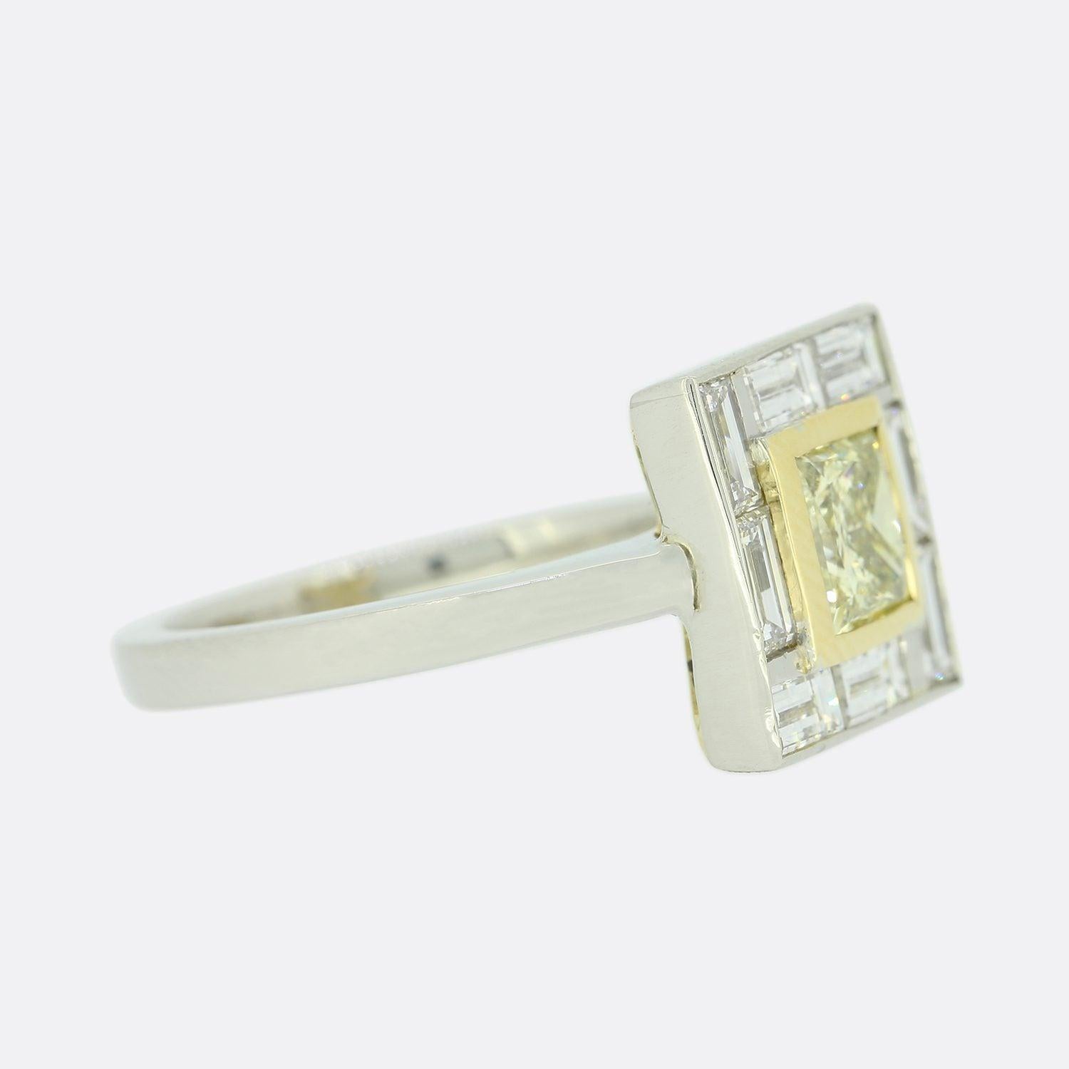Taille princesse Bague de style Art déco de 0,95 carat de diamant jaune taillé en princesse en vente