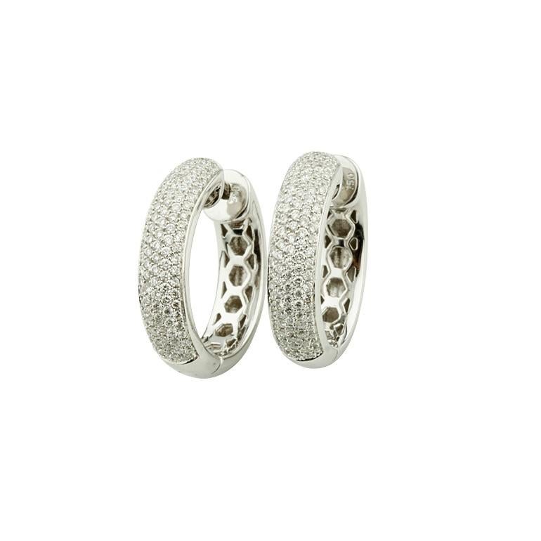 0.95 Carat Round Diamond Pave Hoop Earrings in White Gold with Certificate In Good Condition In Sherman Oaks, CA