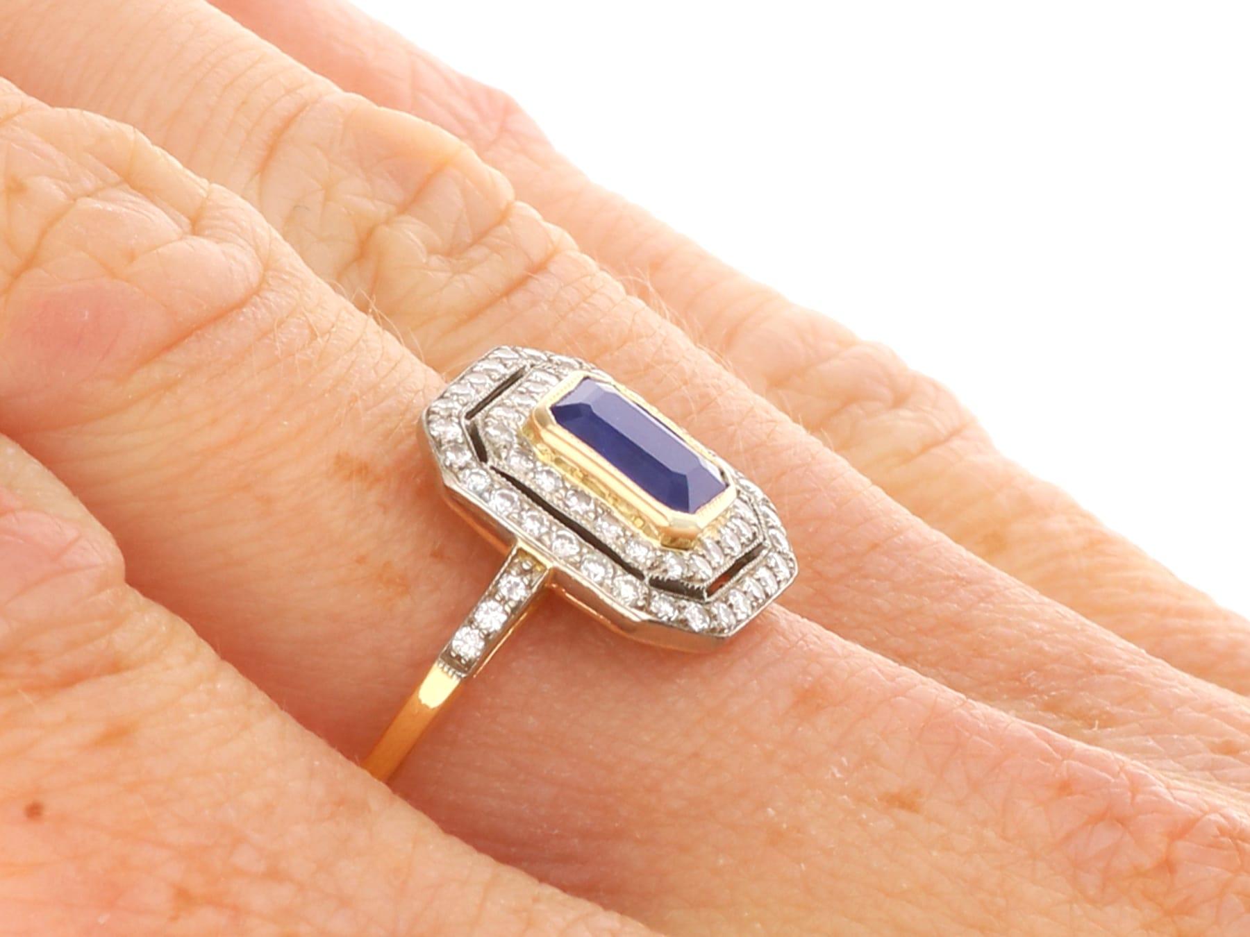 Zaffiro da 0,95 carati e diamante da 0,60 carati, anello aureola in oro giallo 18 carati Circa 1940 in vendita 7