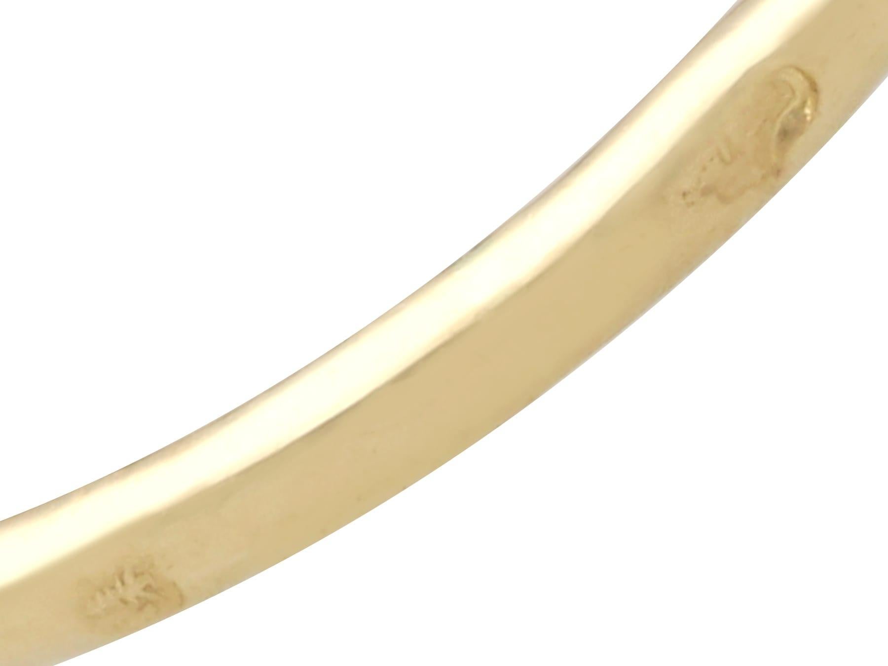 Zaffiro da 0,95 carati e diamante da 0,60 carati, anello aureola in oro giallo 18 carati Circa 1940 in vendita 4