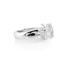 Bague solitaire en or blanc 18 carats avec diamants ovales de 0,95 carat, faite à la main
