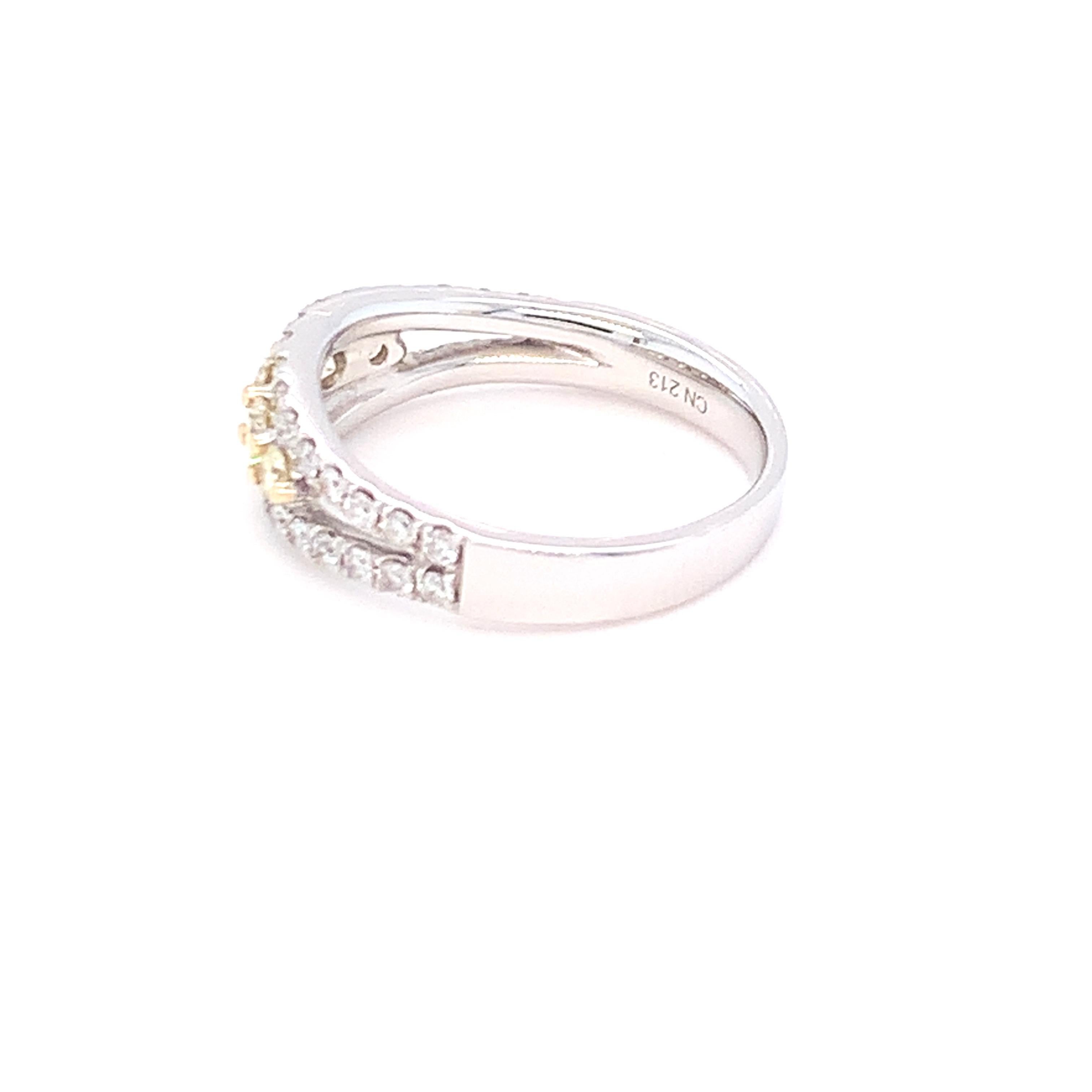 Women's 0.95 Carat Yellow & White Diamond in 14k Two Tone Gold For Sale