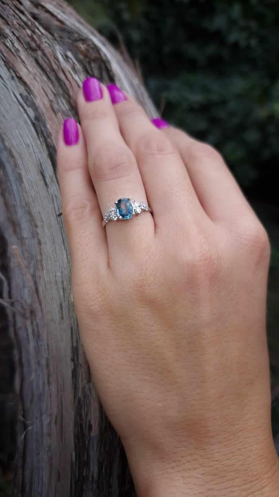 0.95 ct Sapphire & diamonds ring, Australian Parti Sapphire Cluster Ring For Sale 2