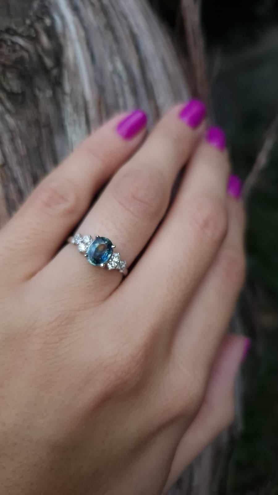0.95 ct Sapphire & diamonds ring, Australian Parti Sapphire Cluster Ring For Sale 3