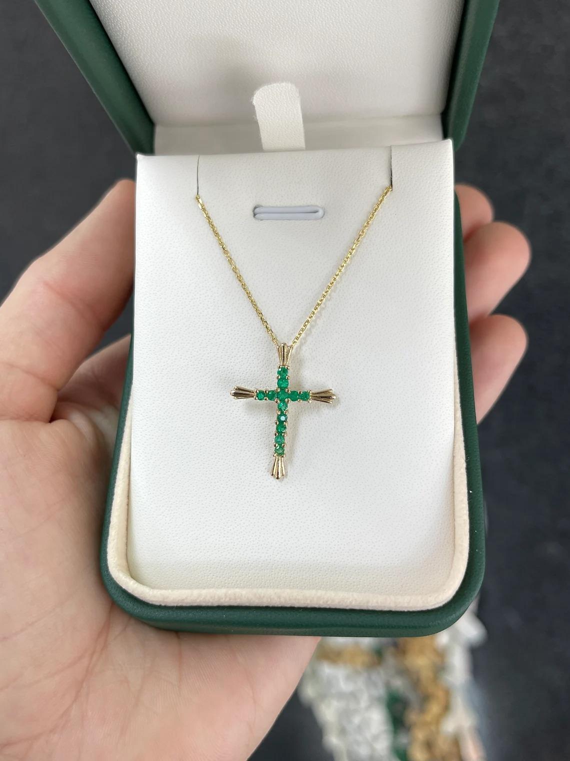Contemporary 0.95tcw 18K Natural Round Cut Emerald Religious Gold Cross Pendant Necklace For Sale