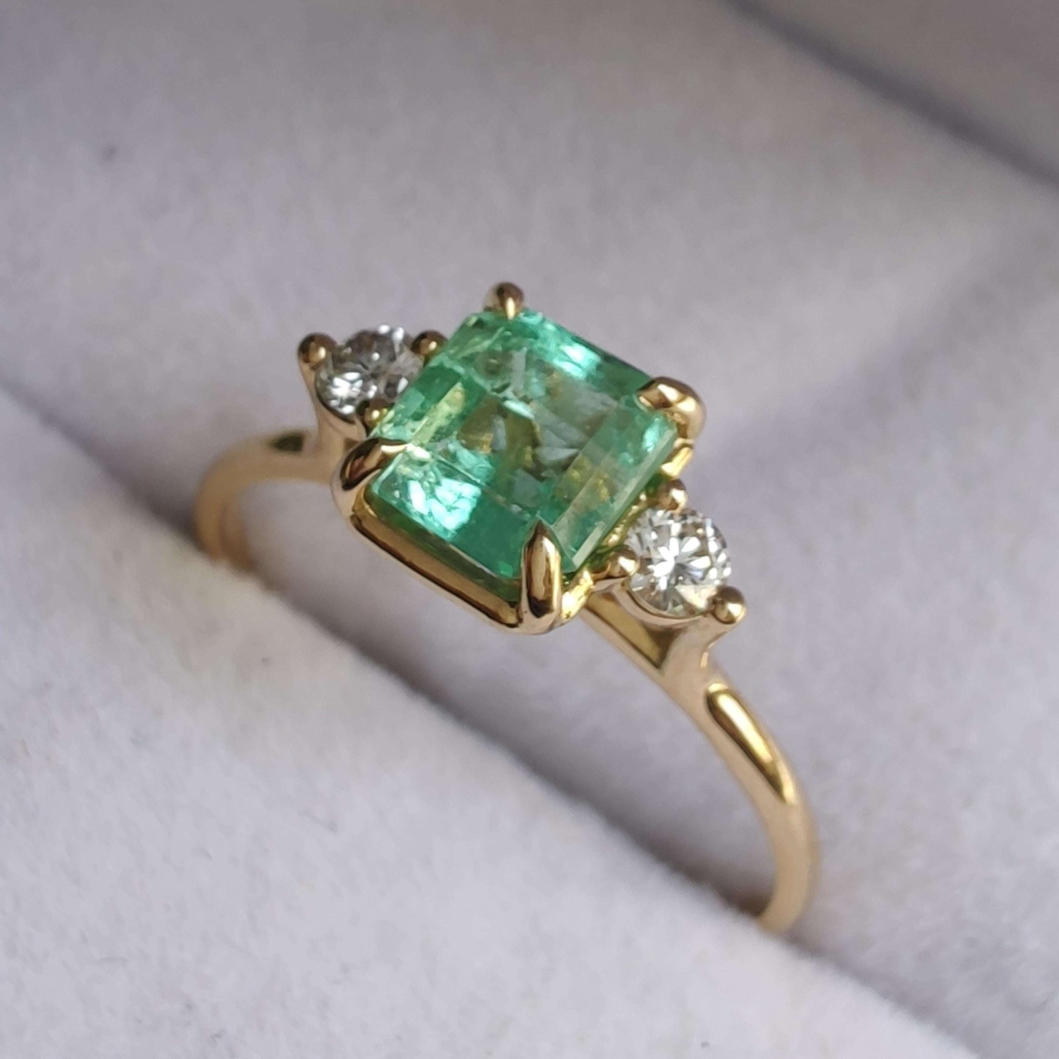 Women's Natural Emerald Diamond Engagement Ring, 18K Gold -