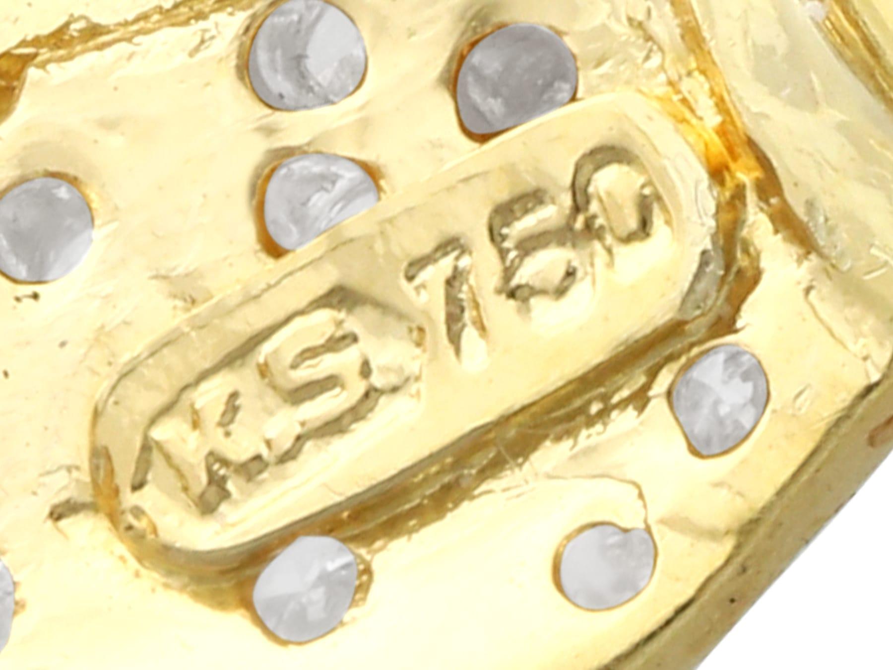 Broche cœur RAF en or jaune 18 carats avec diamants, émeraudes et rubis de 0,96 carat  en vente 3
