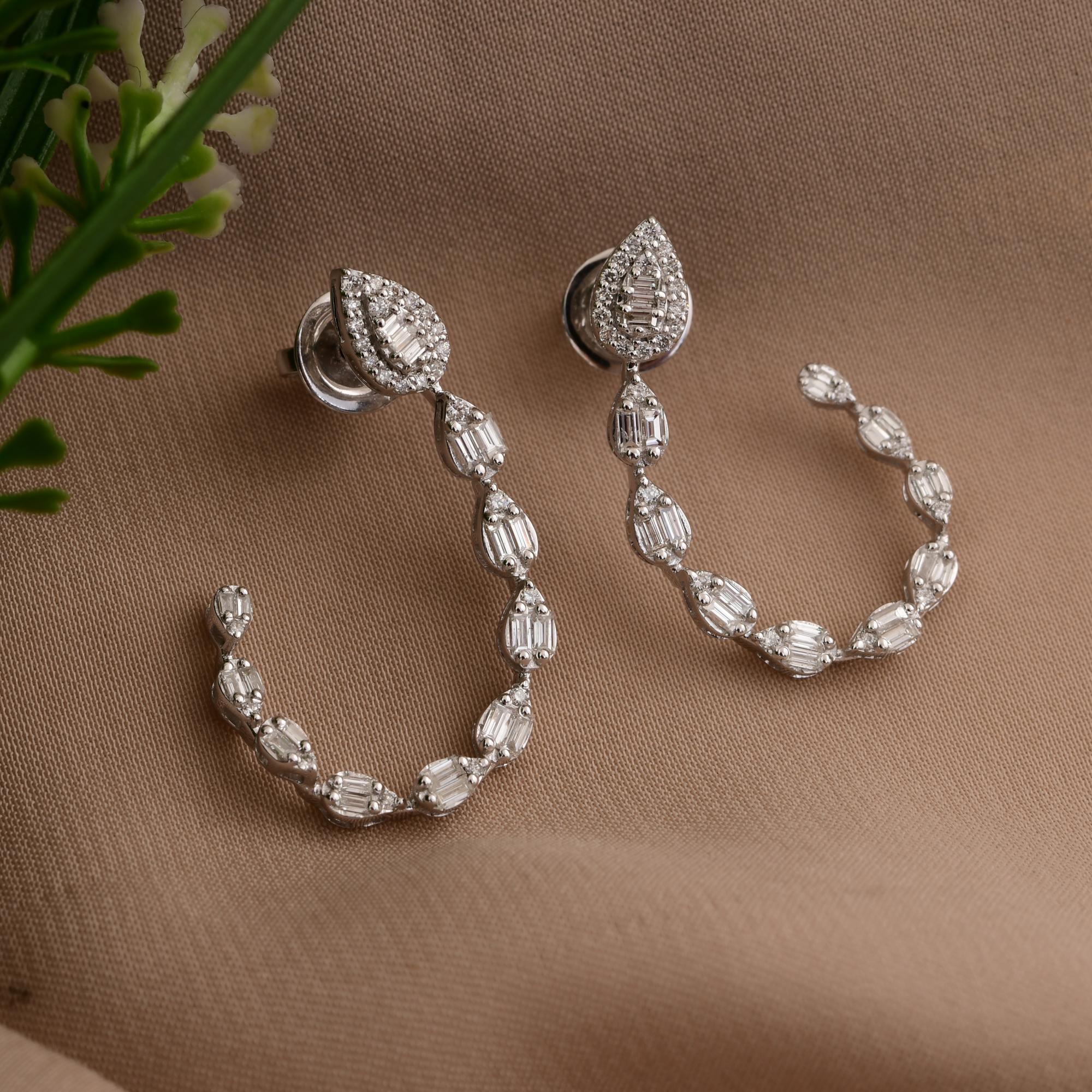 0,96 Karat SI/H Baguette-Diamant-Ohrringe im runden Brillantschliff 18k Weißgold (Moderne) im Angebot
