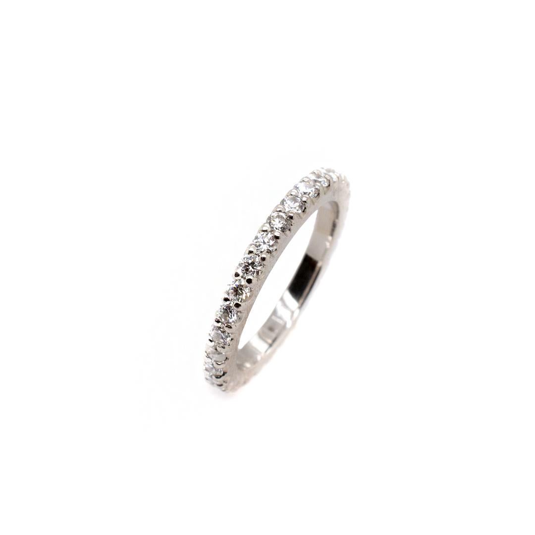 Women's 0.96 Ct. Natural Diamonds Platinum Wedding Ring For Sale