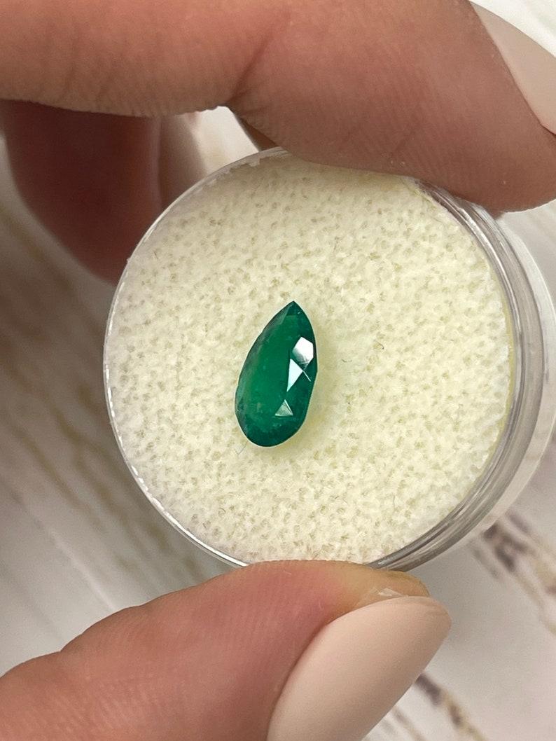 0.96ct Dark Green Colombian Emerald - Pear Cut Teardrop May Birthstone Gem For Sale 1