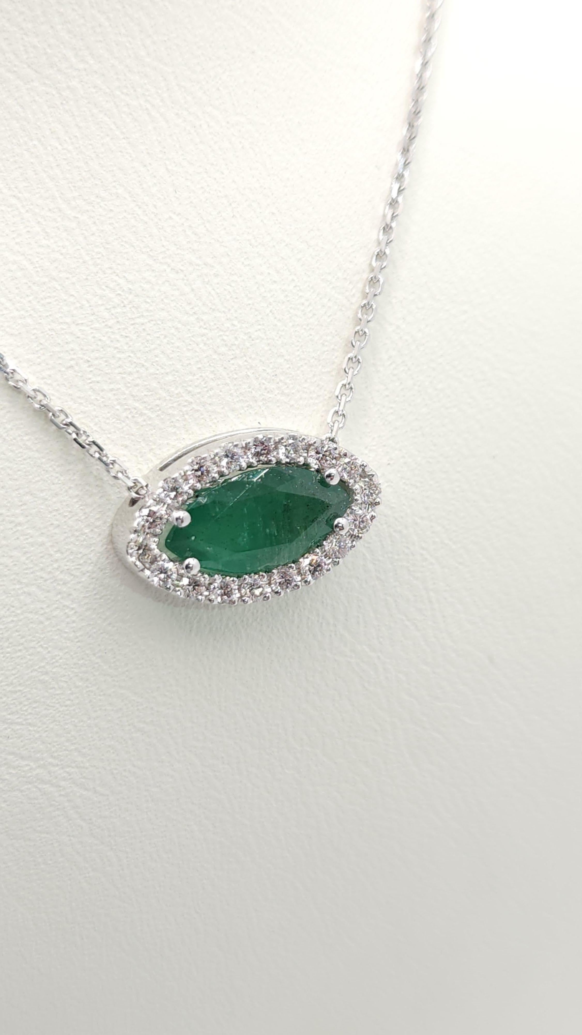 0.96Ct Marquise Shape Emerald And Diamonds Necklace For Sale 6