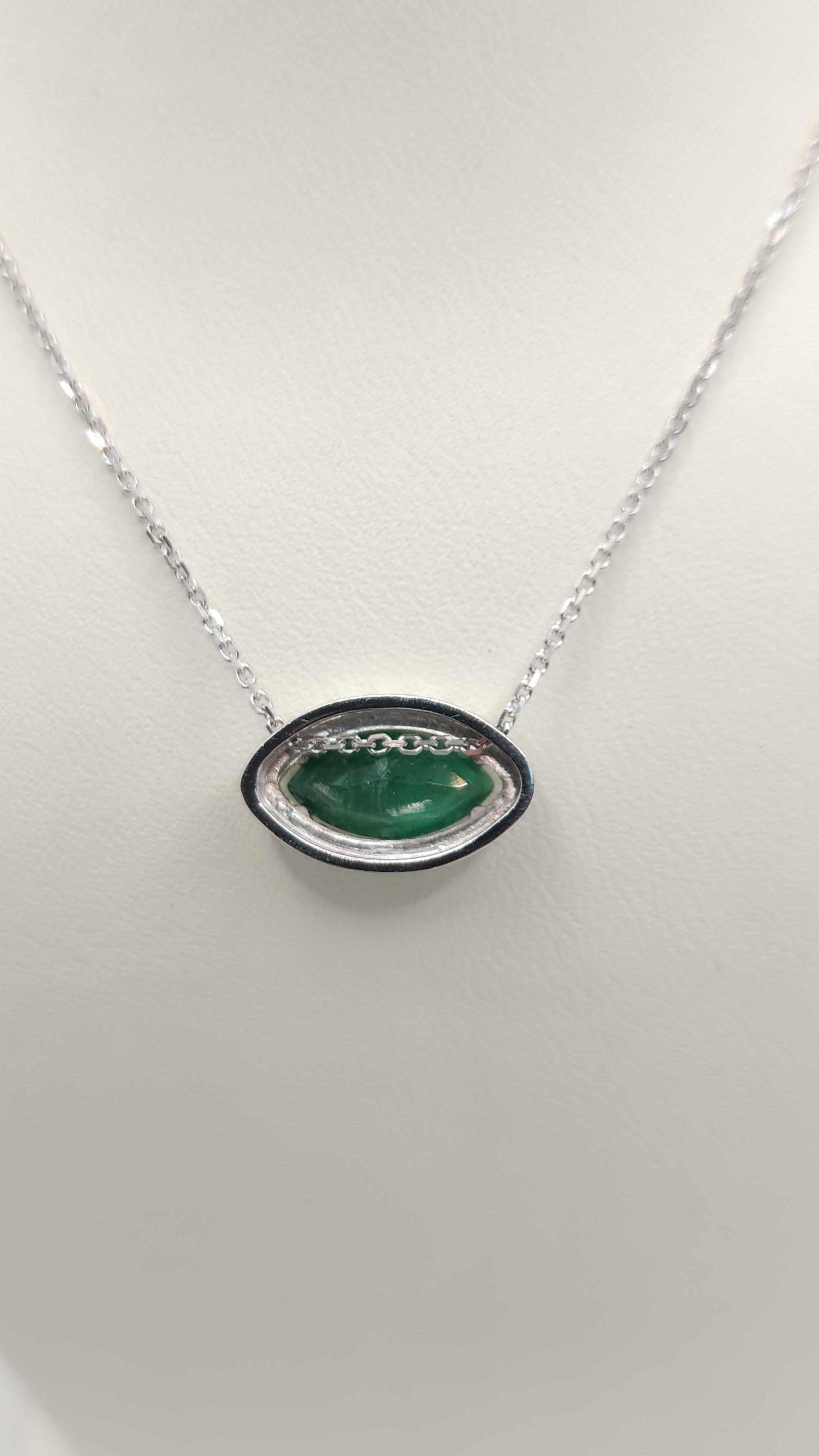 0.96Ct Marquise Shape Emerald And Diamonds Necklace For Sale 7