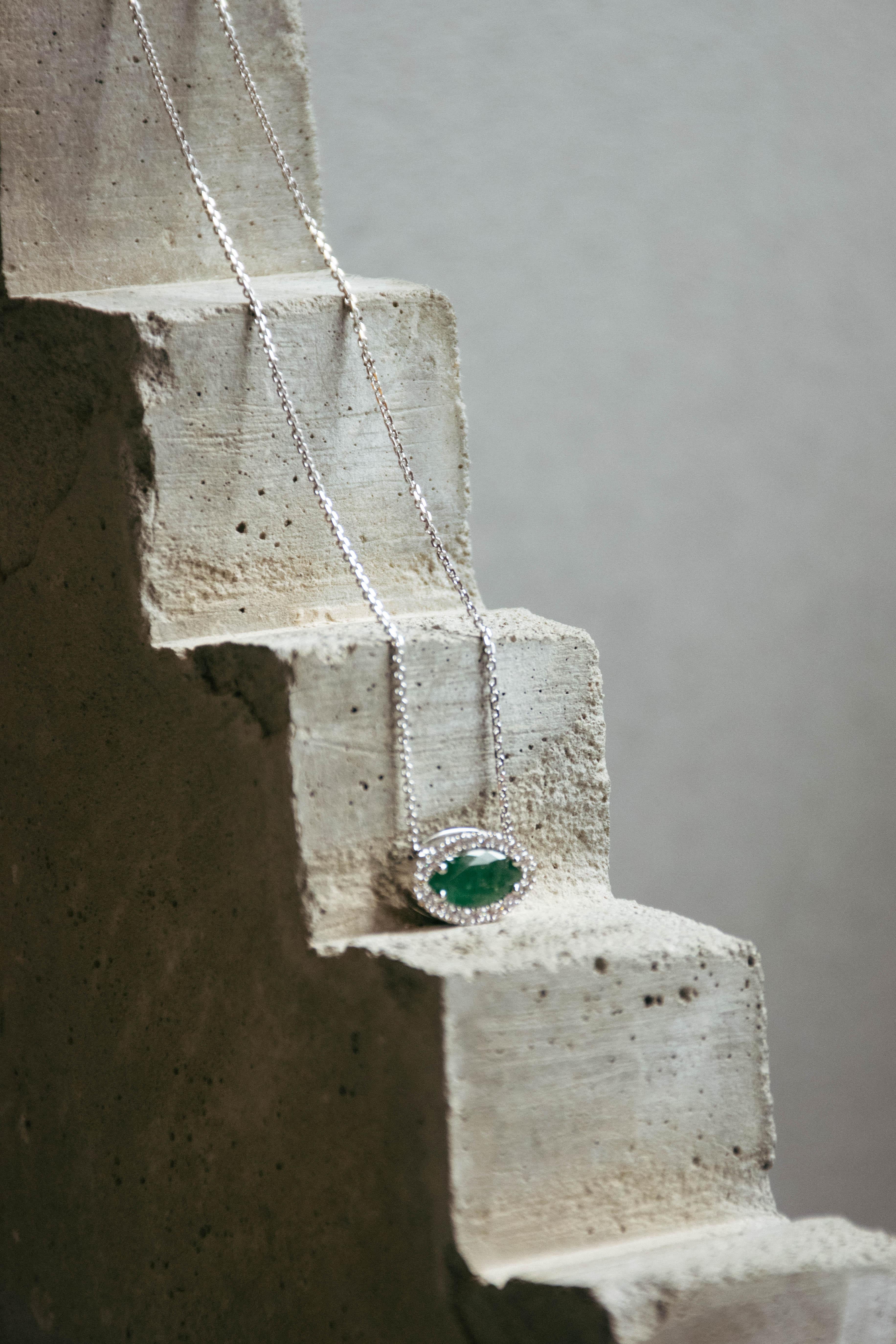 Modern 0.96Ct Marquise Shape Emerald And Diamonds Necklace For Sale