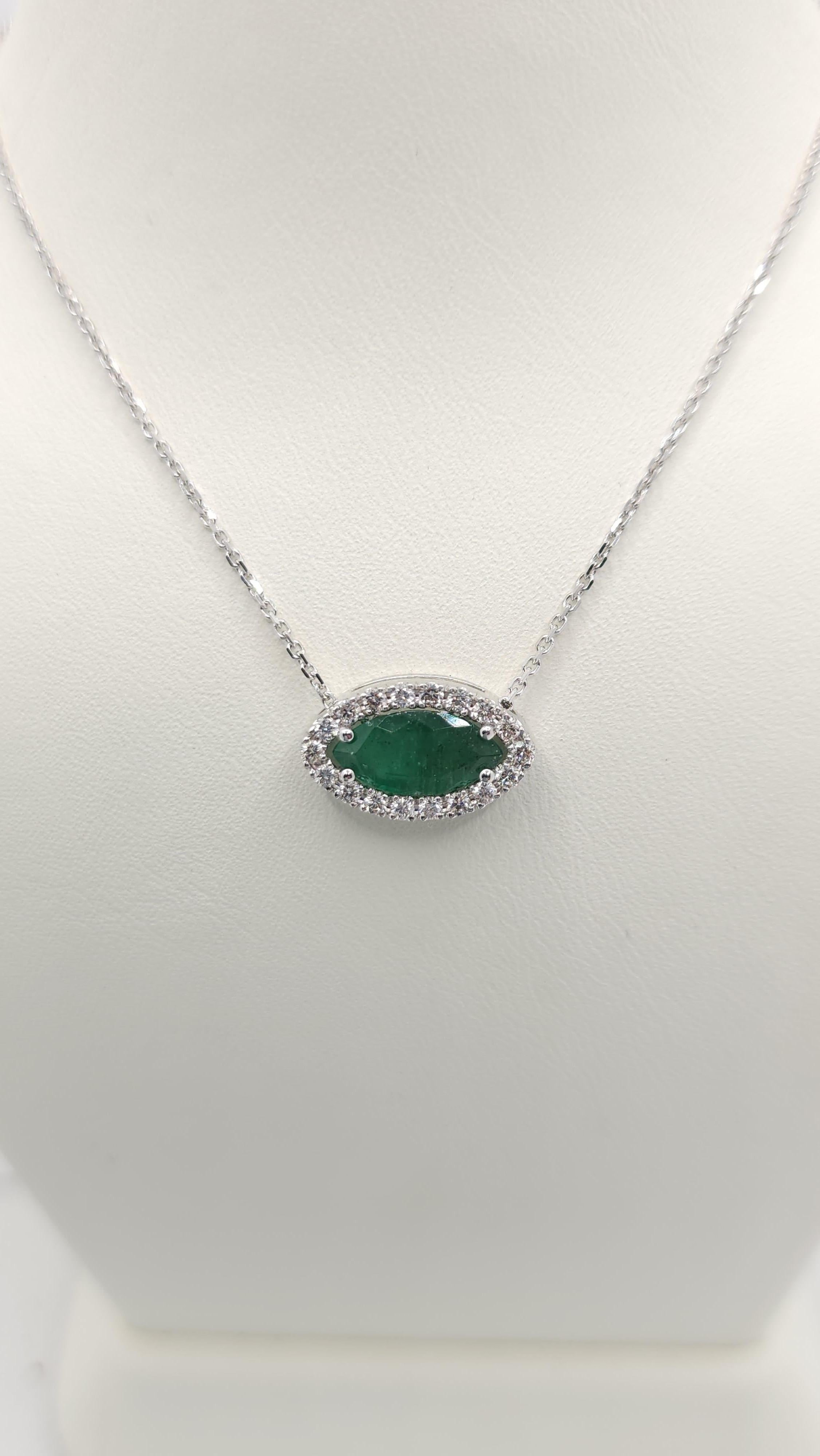 0.96Ct Marquise Shape Emerald And Diamonds Necklace In New Condition For Sale In רמת גן, IL