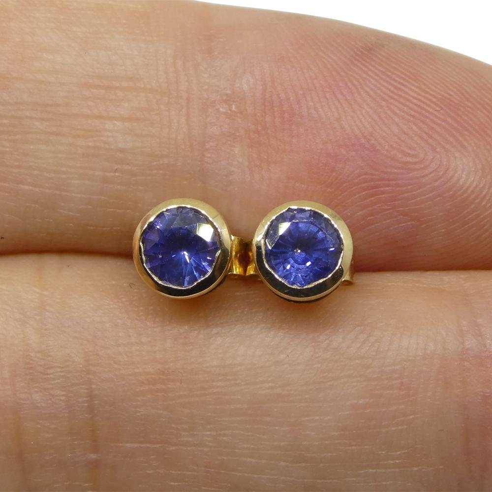 0.96ct Round Blue Sapphire Stud Earrings set in 14k Yellow Gold For Sale 1