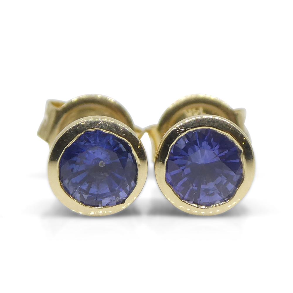 0.96ct Round Blue Sapphire Stud Earrings set in 14k Yellow Gold For Sale 2