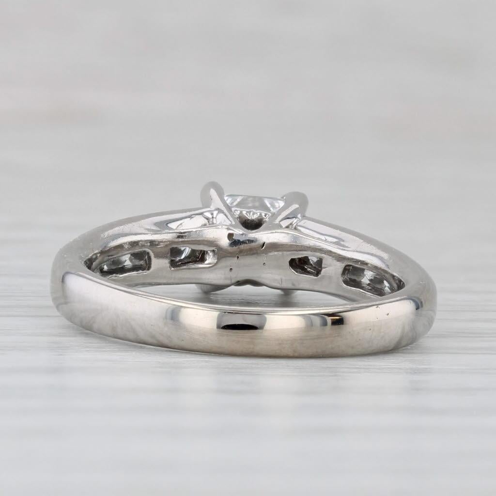 Taille princesse 0.96ctw Princesse Bague de fiançailles or blanc 14k Taille 6 en vente