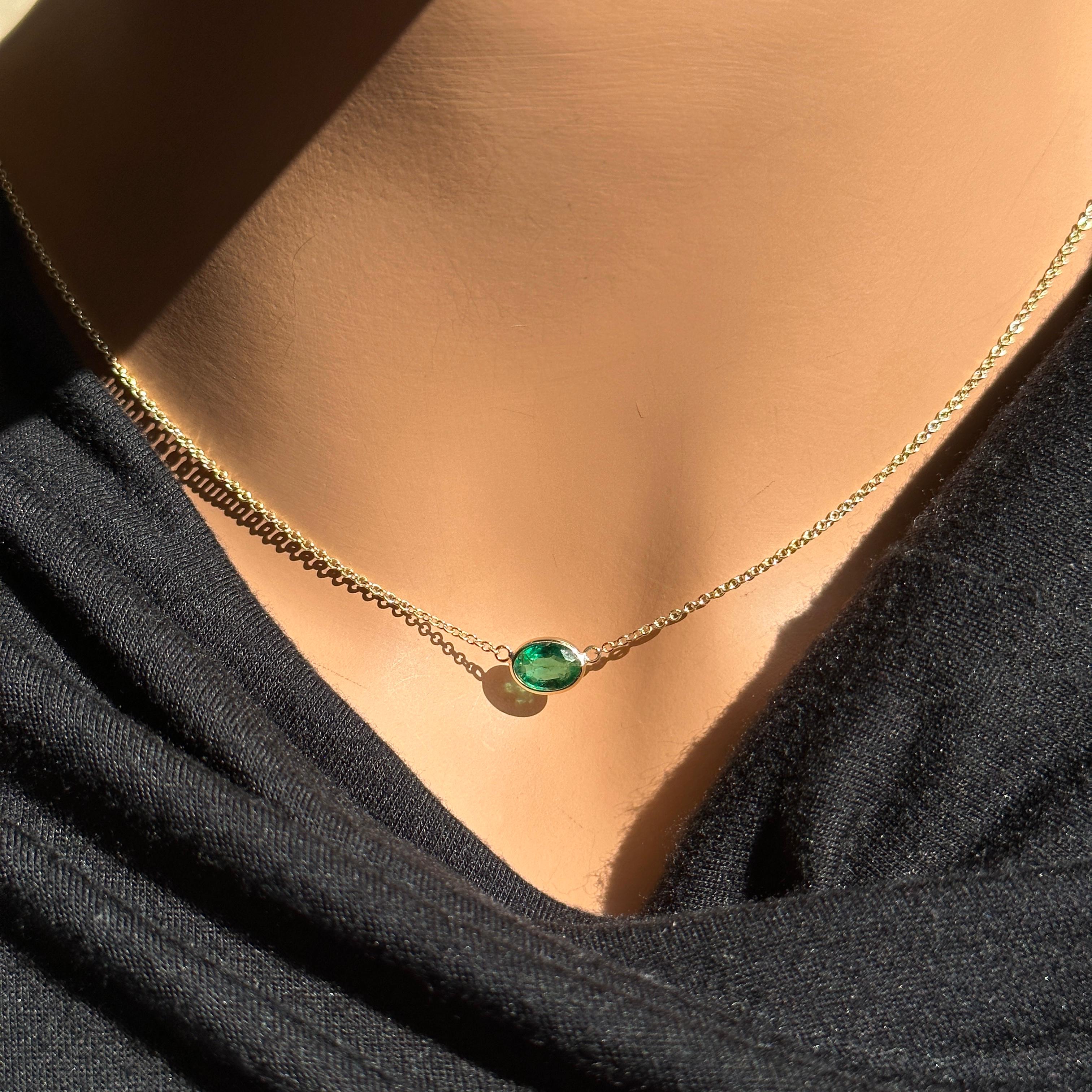 0.97 Carat Emerald Green Oval & Fashion Necklaces In 14K Yellow Gold In New Condition For Sale In Chicago, IL