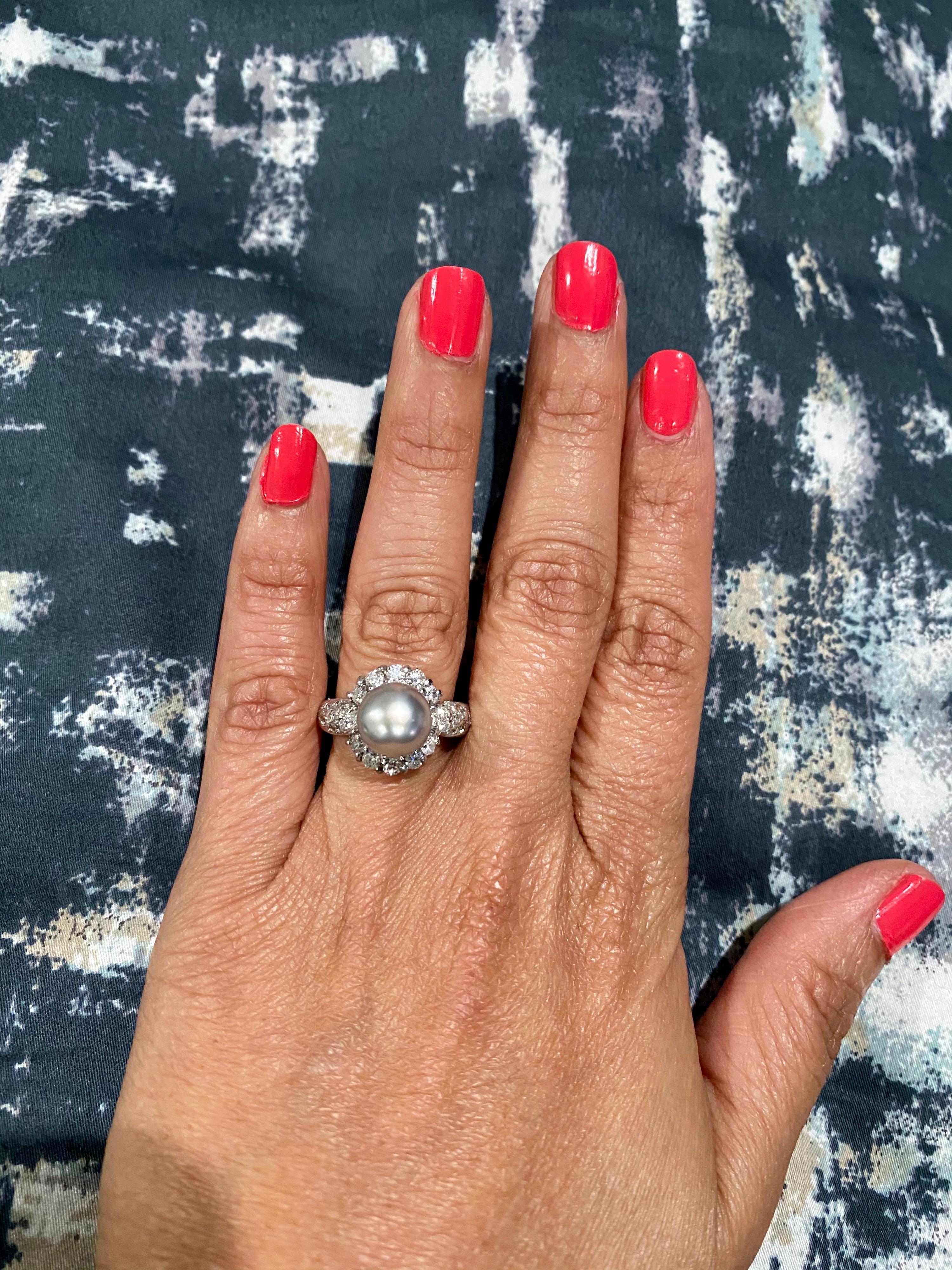 Anello con perla di Tahiti e diamante da 0,97 carati in oro bianco 14 carati In condizioni Nuovo in vendita a Los Angeles, CA