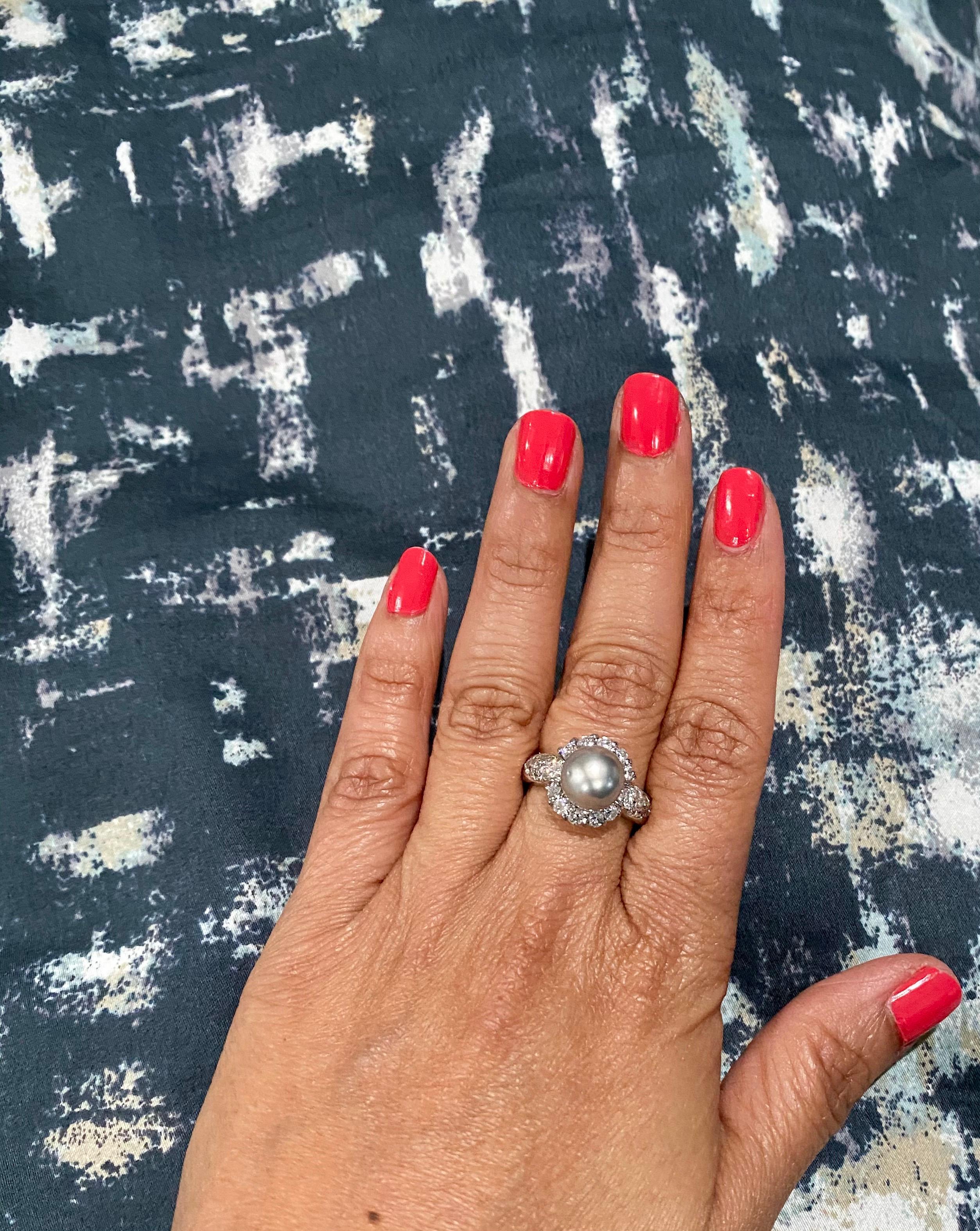 Donna Anello con perla di Tahiti e diamante da 0,97 carati in oro bianco 14 carati in vendita
