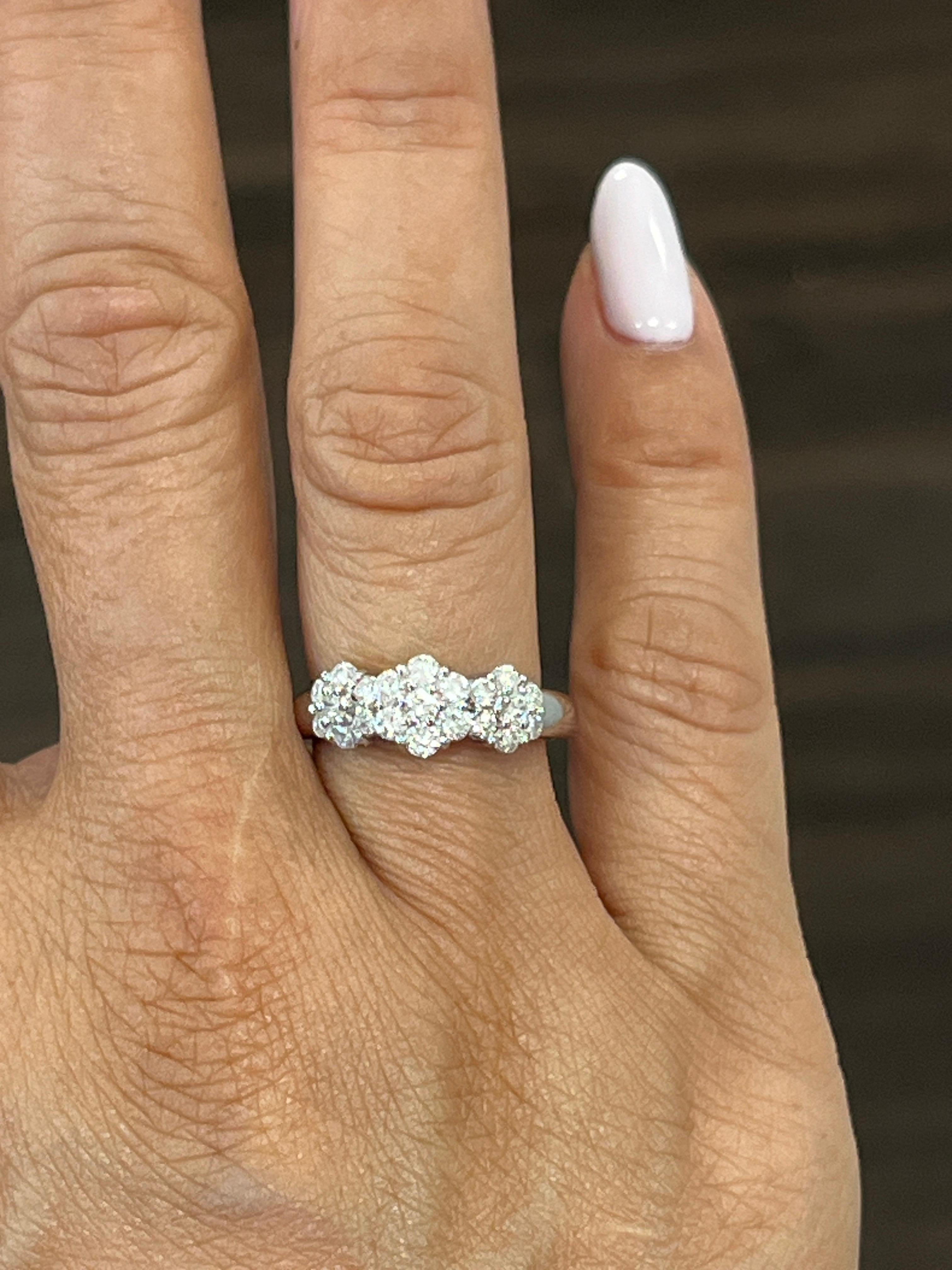 0,97 Karat Diamantring (Rundschliff) im Angebot