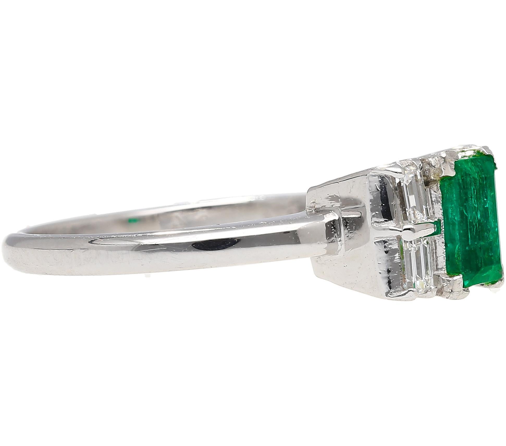 Women's 0.98 Carat Baguette Colombian Emerald, Diamond Platinum Thin Ring For Sale