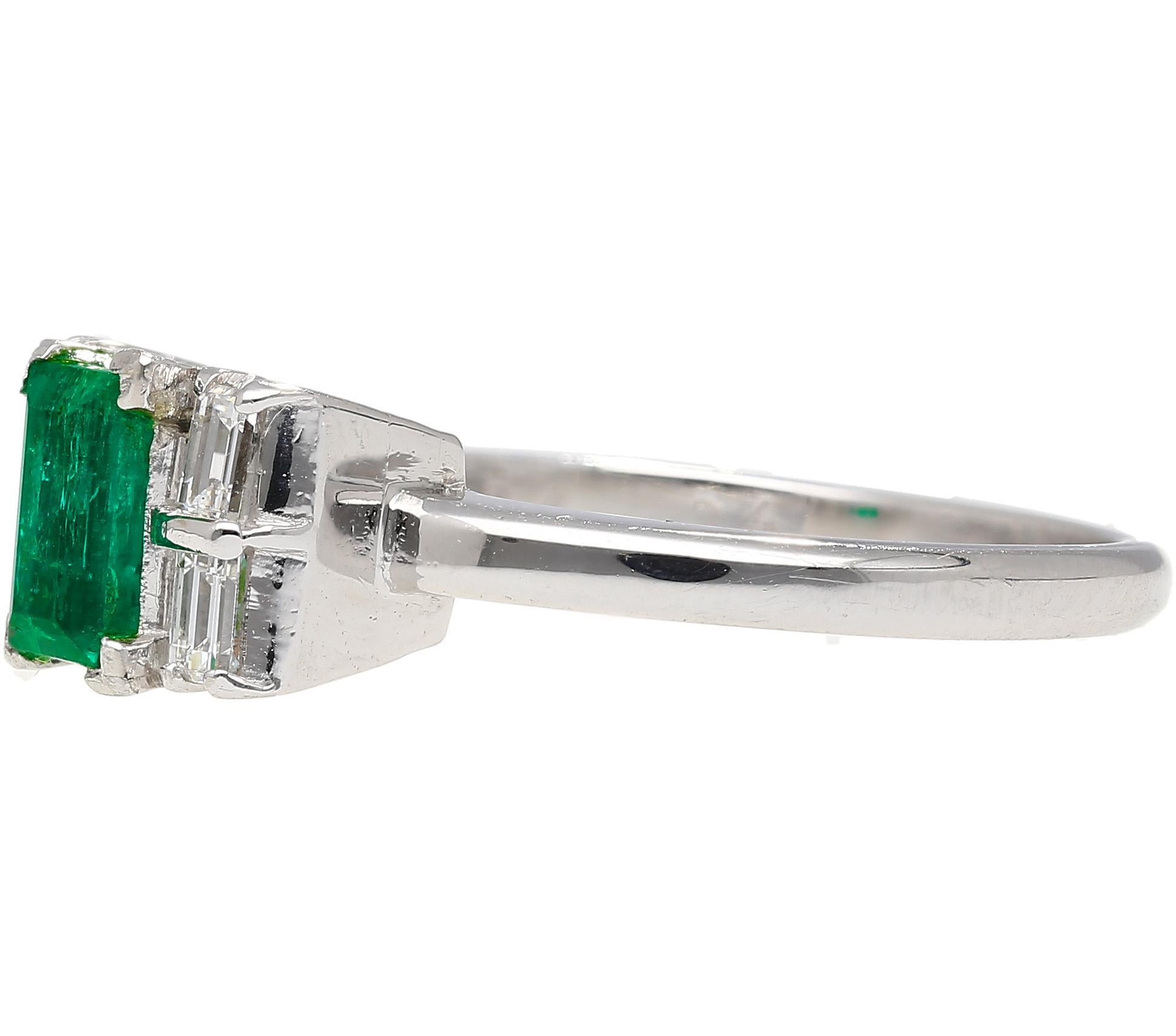 0.98 Carat Baguette Colombian Emerald, Diamond Platinum Thin Ring For Sale 2