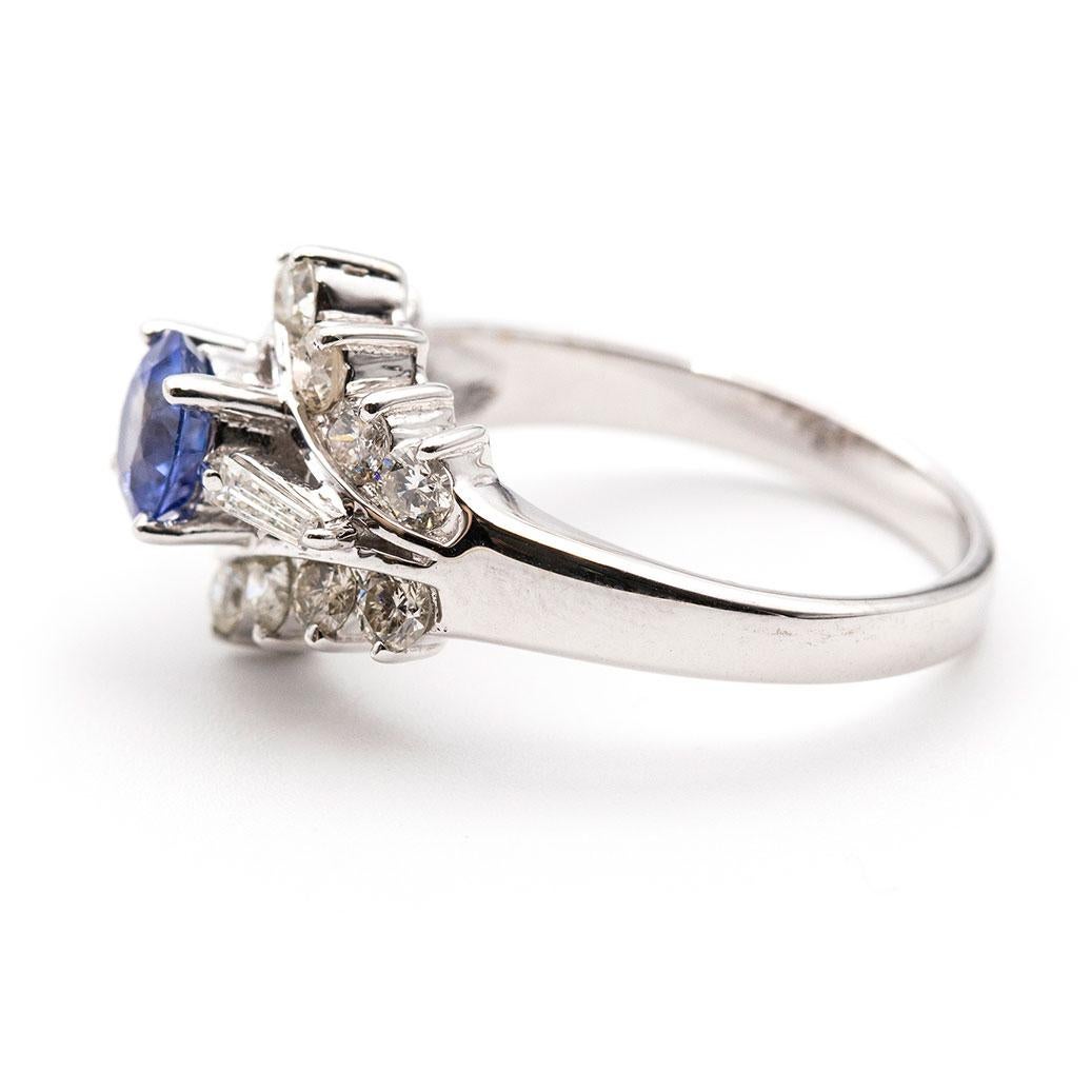 Contemporary 0.98 Carat Bright Blue Sapphire and Diamond 18 Carat White Gold Cluster Ring