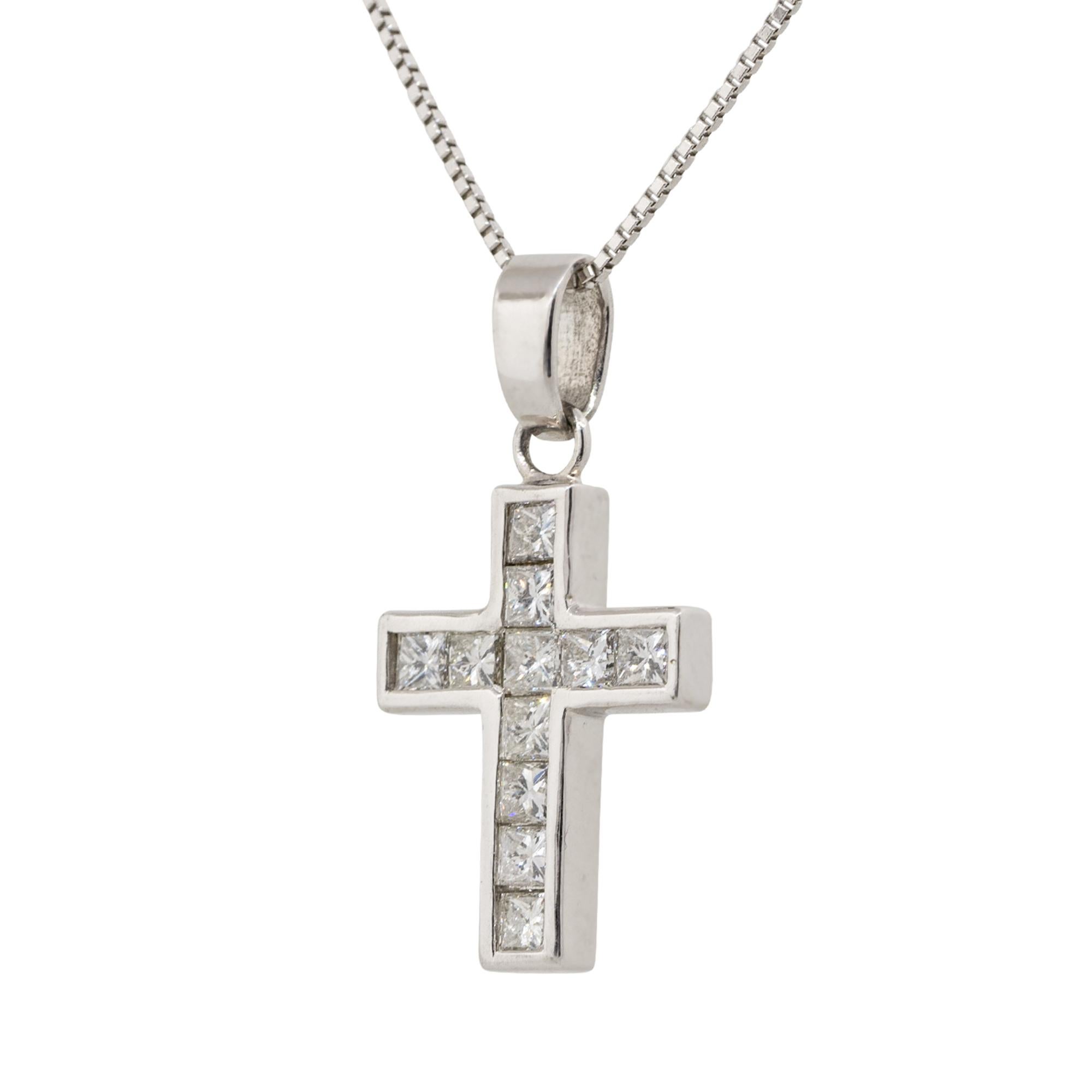 0.98 Carat Princess Cut Diamond Cross Pendant on Chain Platinum In Excellent Condition In Boca Raton, FL