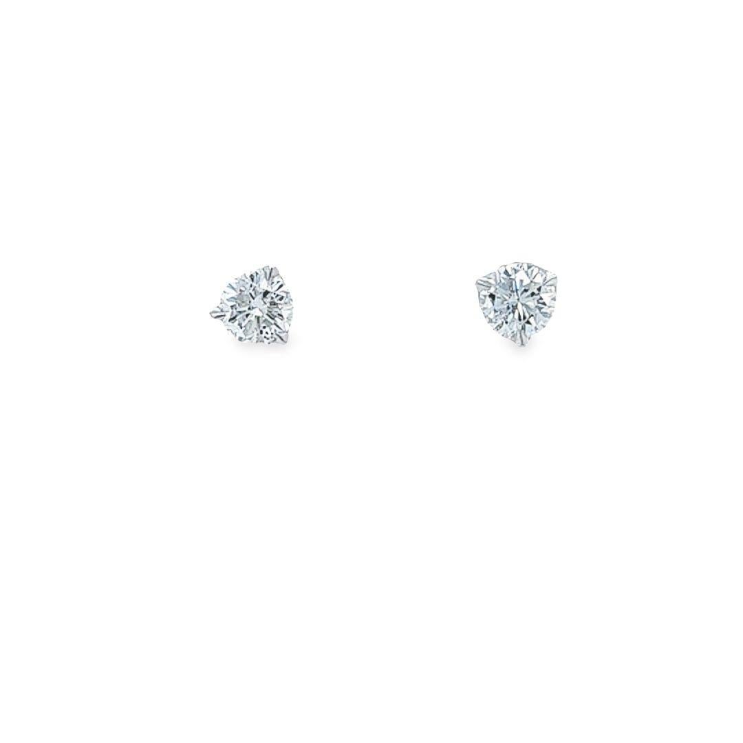 Women's 0.98 Carat Total Weight Round Diamond Stud Earrings For Sale