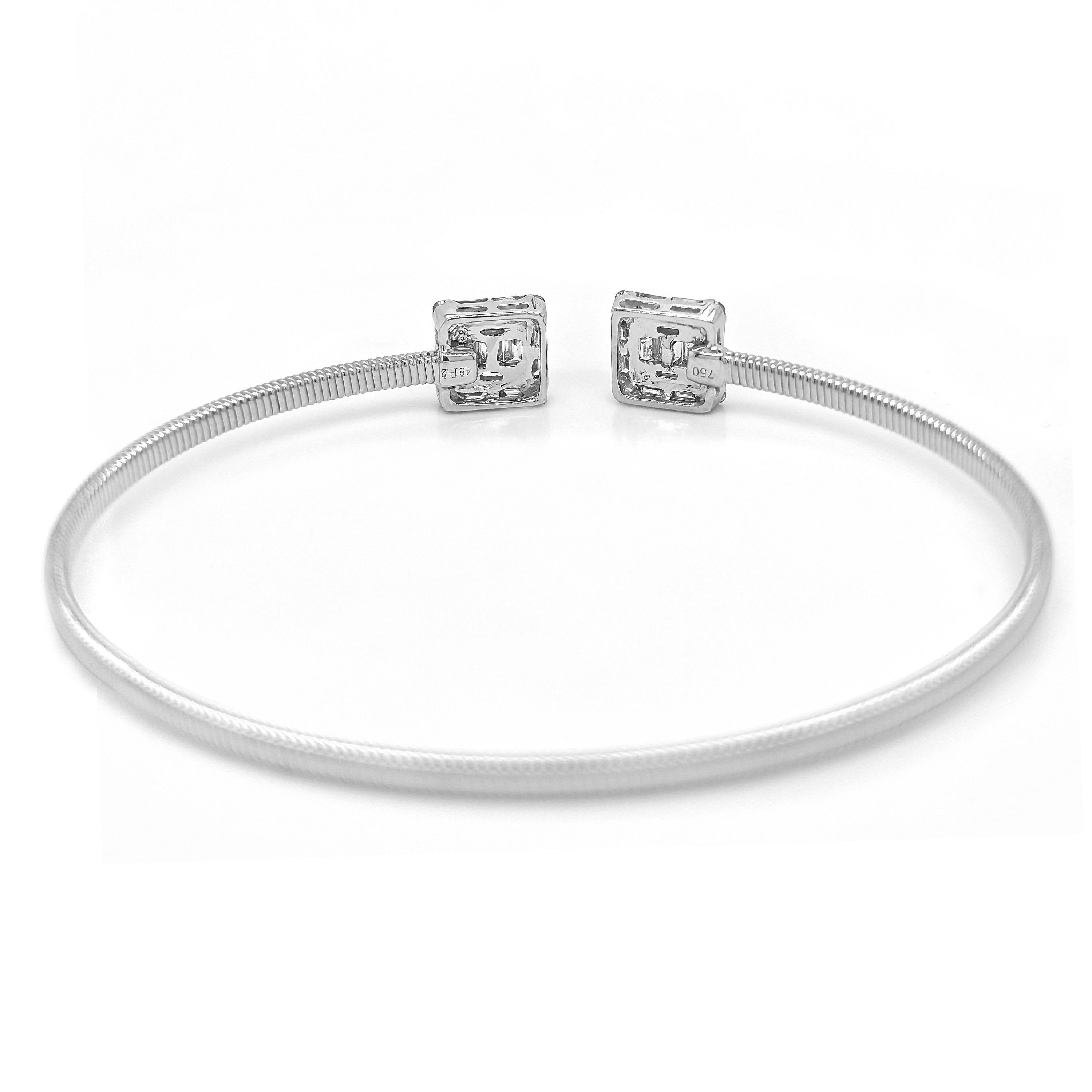 16 White Round Diamonds: 0.13 Carats
26 White Baguette Diamonds: 0.85 Carats
Metal: 18K White Gold, 3.70 Grams
