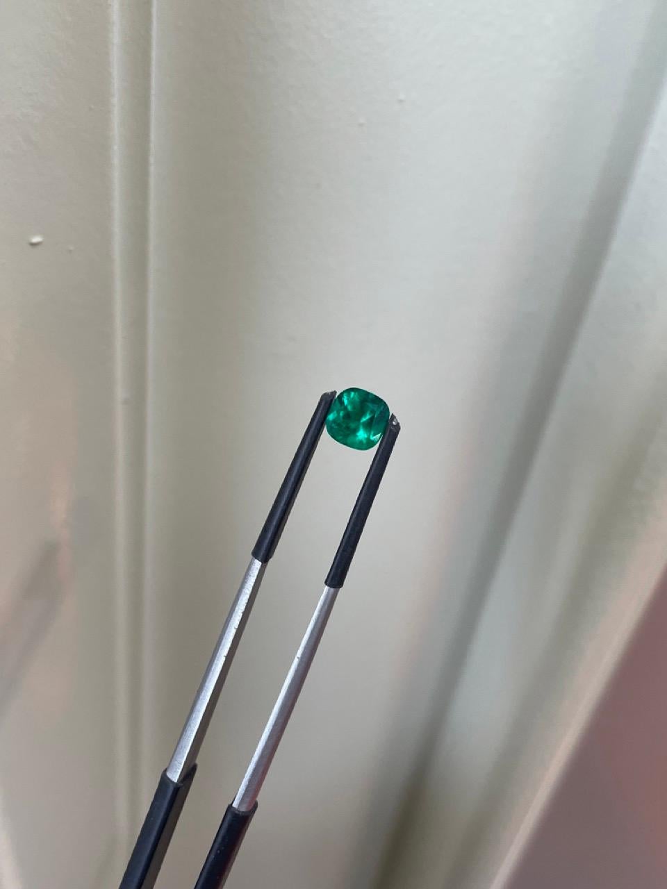0,98 carats, taille coussin, certifié AGL, sans huile Excellent état - En vente à Hong Kong, HK