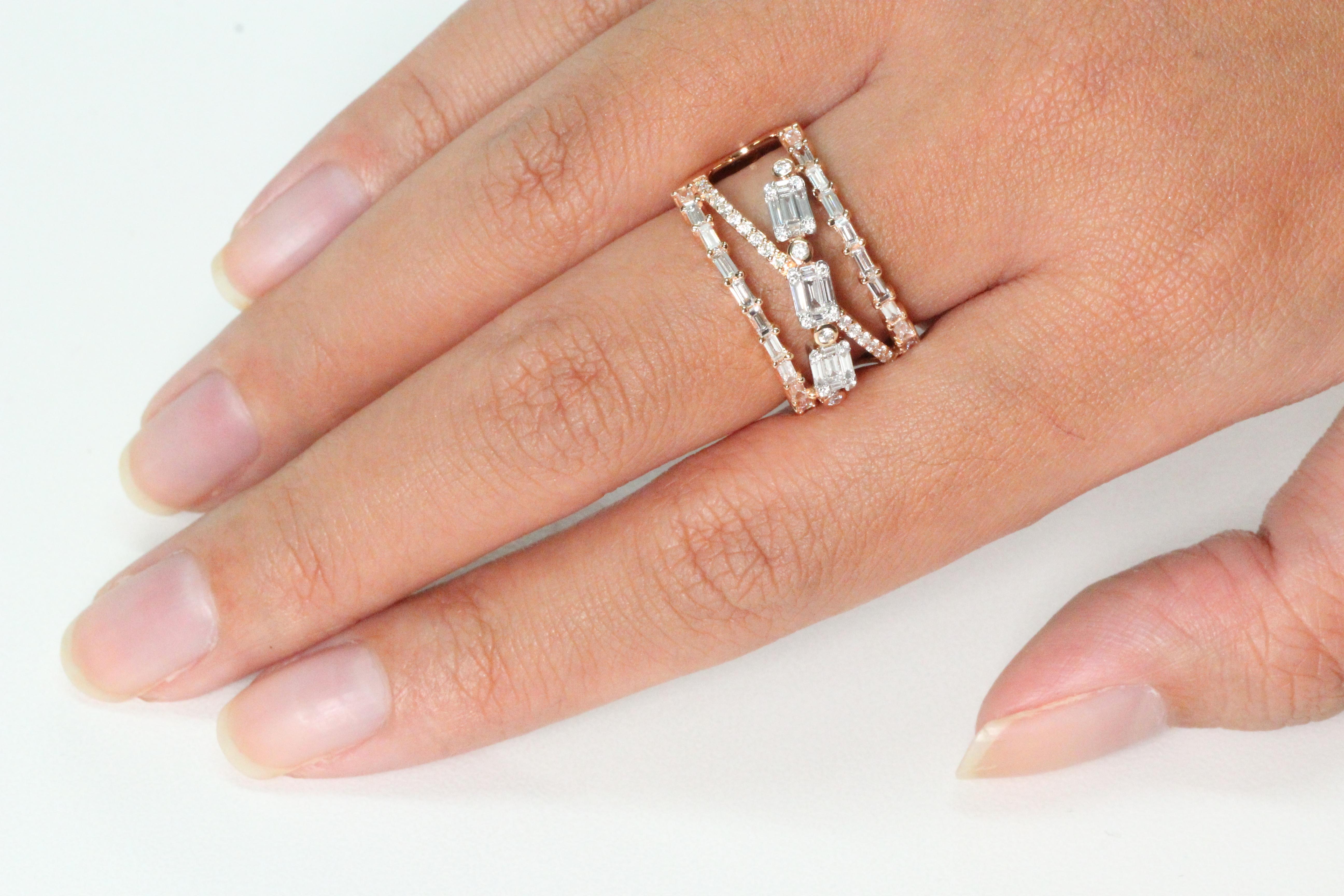 Women's or Men's 0.98 Carats Diamond Illusion Wedding Ring In 18 Karat Gold For Sale