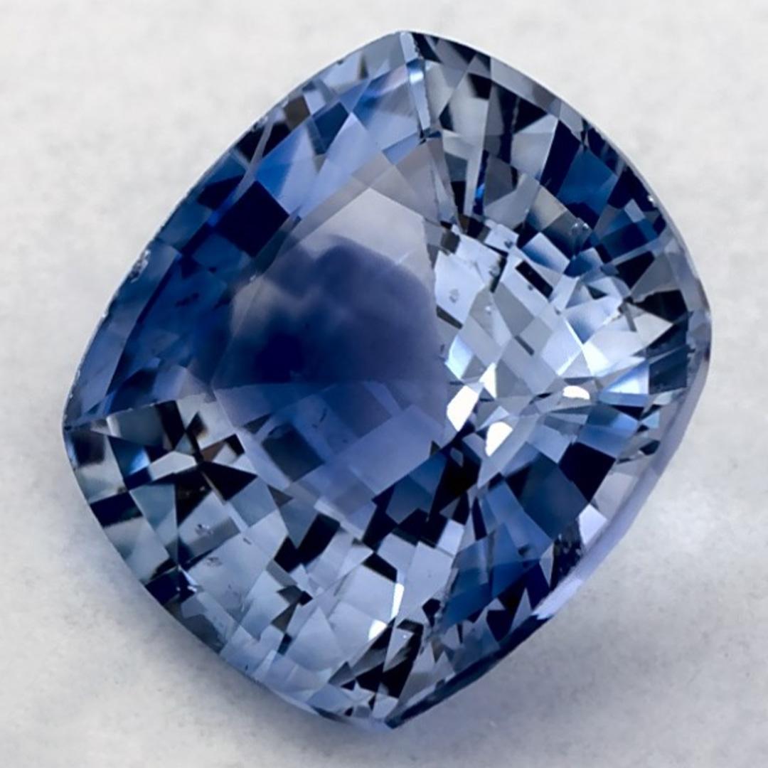 Una pietra natale di settembre molto preziosa con un delizioso colore blu. Si ritiene che portino fortuna e fortuna alla vita.

Esplora la vivace collezione di smeraldi, rubini e zaffiri nel nostro negozio, disponibili come gemme sciolte e