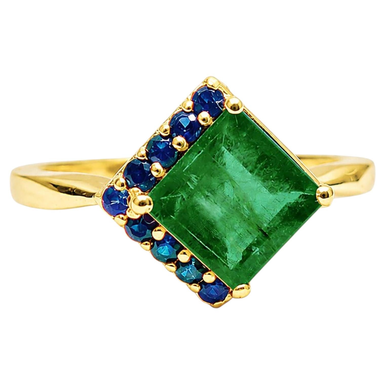 0.98 Ct Emerald Solitaire Ring 14K Gold Emerald Square Cut Sapphire Accents For Sale
