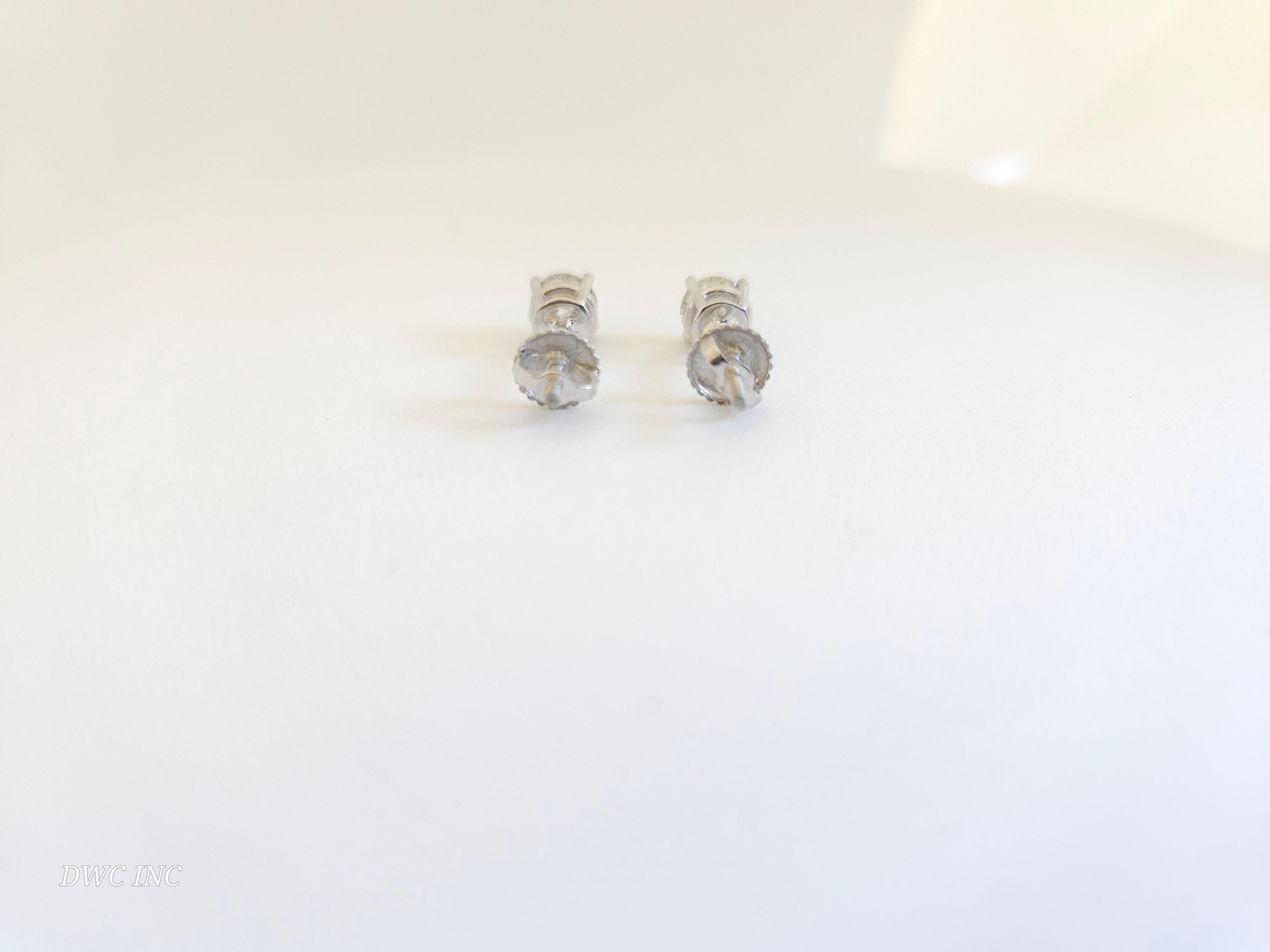 Round Cut 0.98 Ctw Natural Diamond Round Sqrue back Studs White Gold For Sale