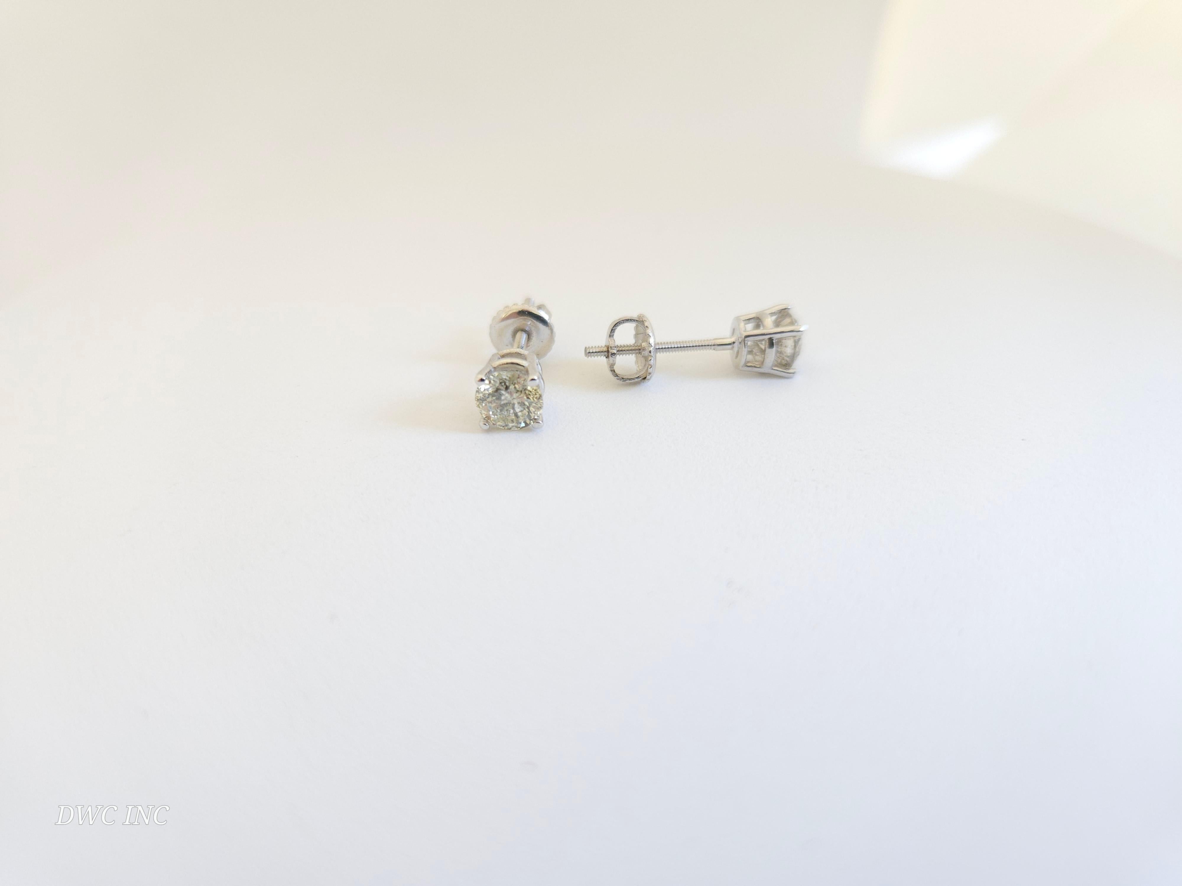 Women's or Men's 0.98 Ctw Natural Diamond Round Sqrue back Studs White Gold For Sale