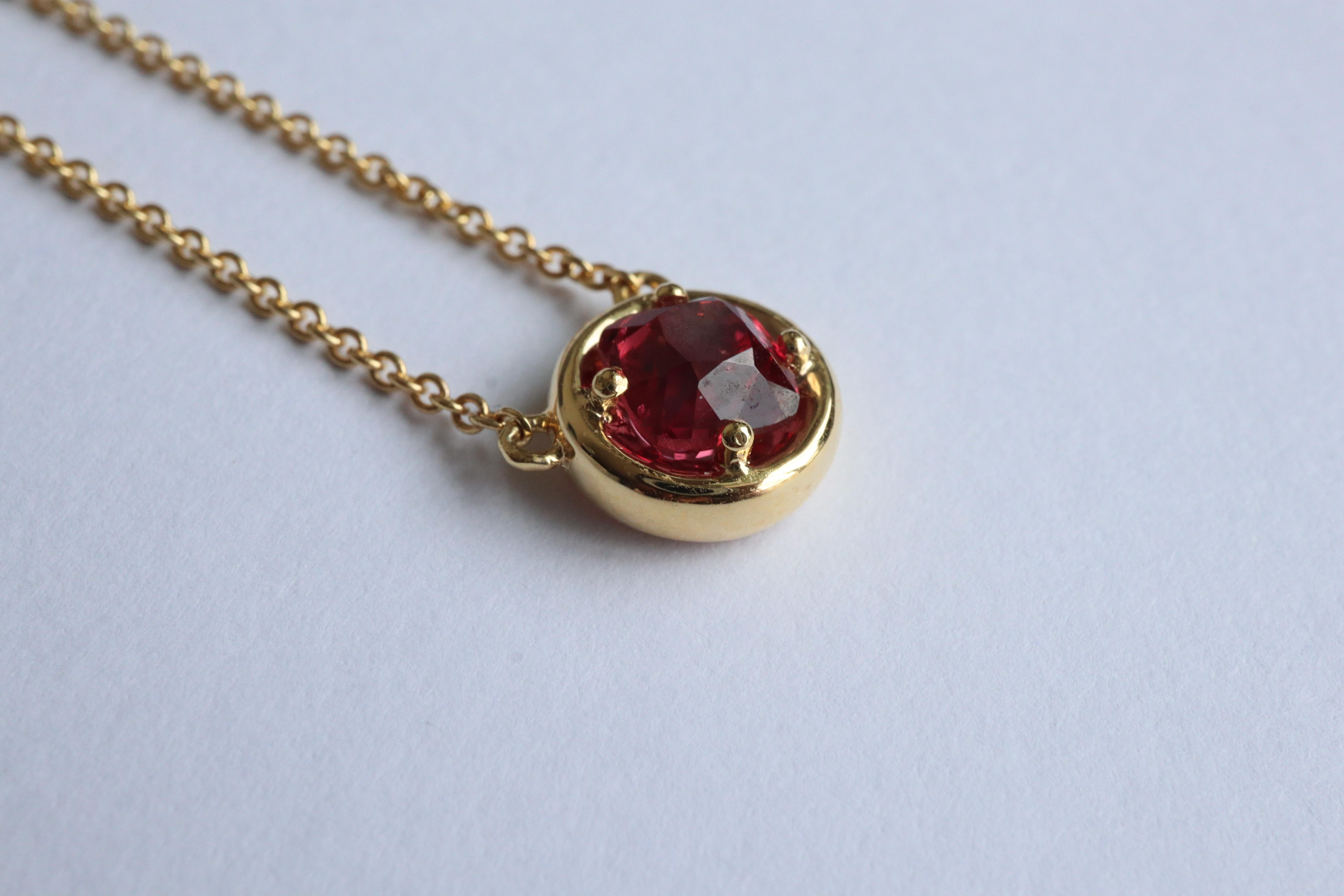 0,98 Karat Kirschrosa Spinell Solitär Halskette (Spinell Halskette) (Gemischter Schliff) im Angebot
