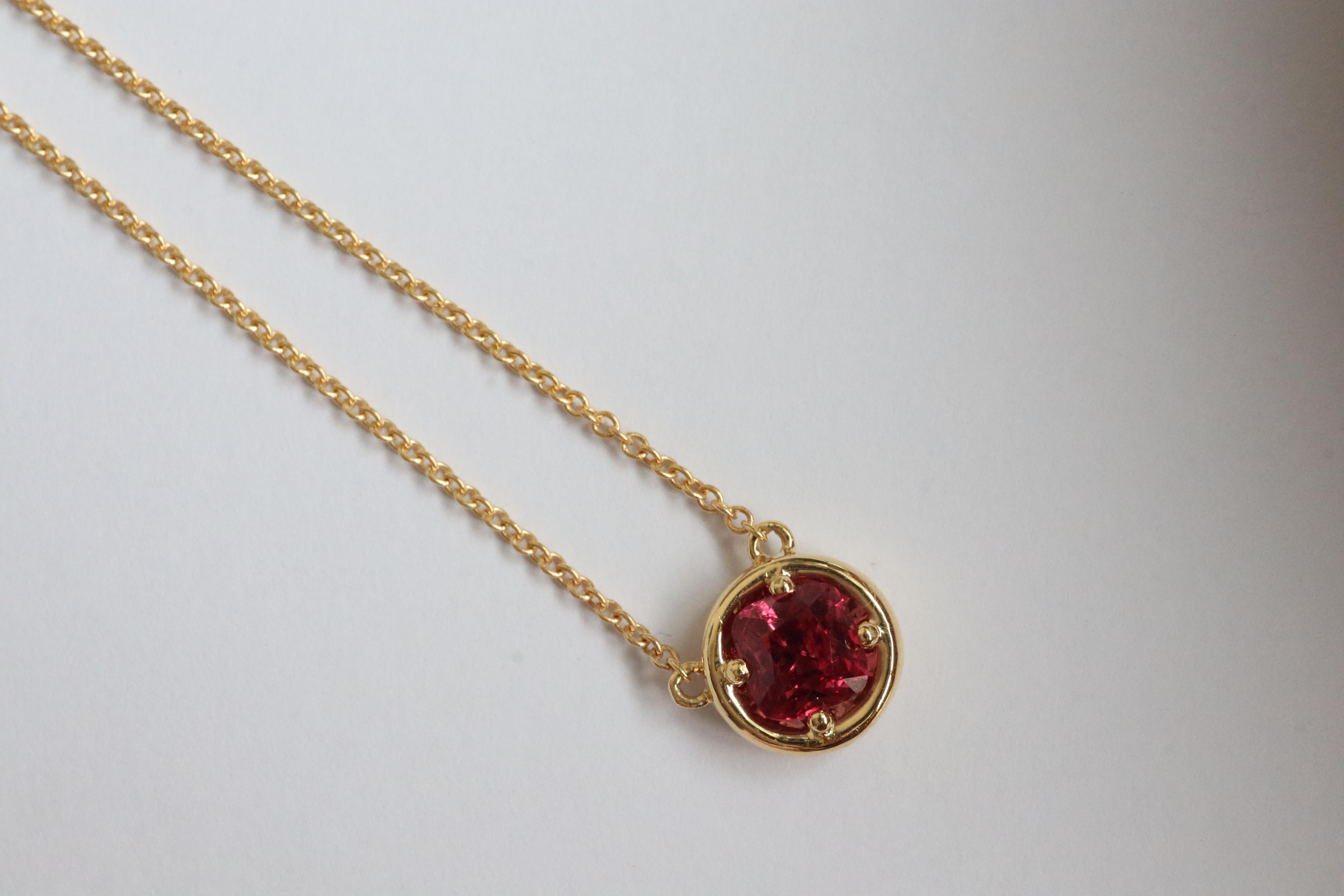 0,98 Karat Kirschrosa Spinell Solitär Halskette (Spinell Halskette) Damen im Angebot