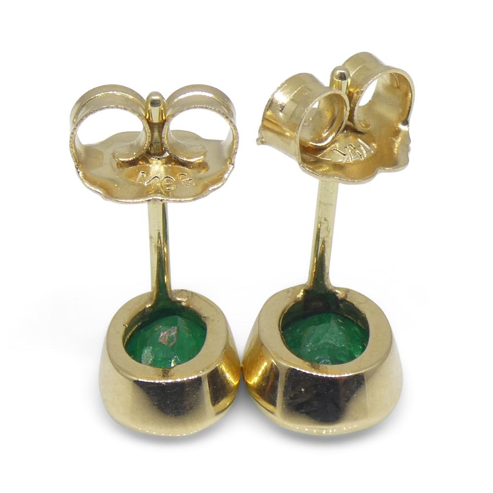 0.98ct Colombian Emerald Stud Earrings set in 14k Yellow Gold For Sale 6