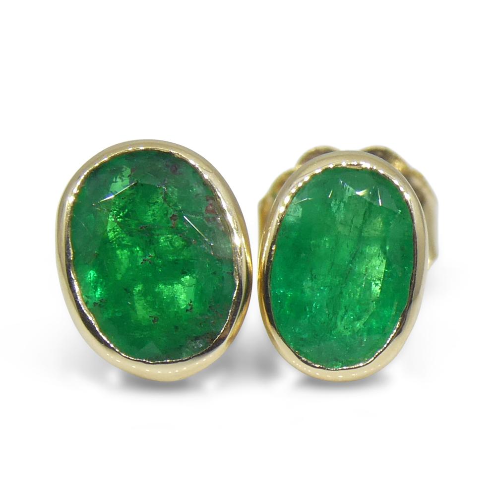 0.98ct Colombian Emerald Stud Earrings set in 14k Yellow Gold For Sale 11