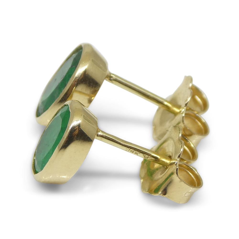 0.98ct Colombian Emerald Stud Earrings set in 14k Yellow Gold For Sale 12