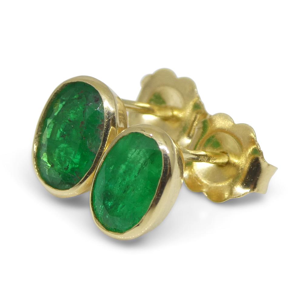 0.98ct Colombian Emerald Stud Earrings set in 14k Yellow Gold For Sale 13