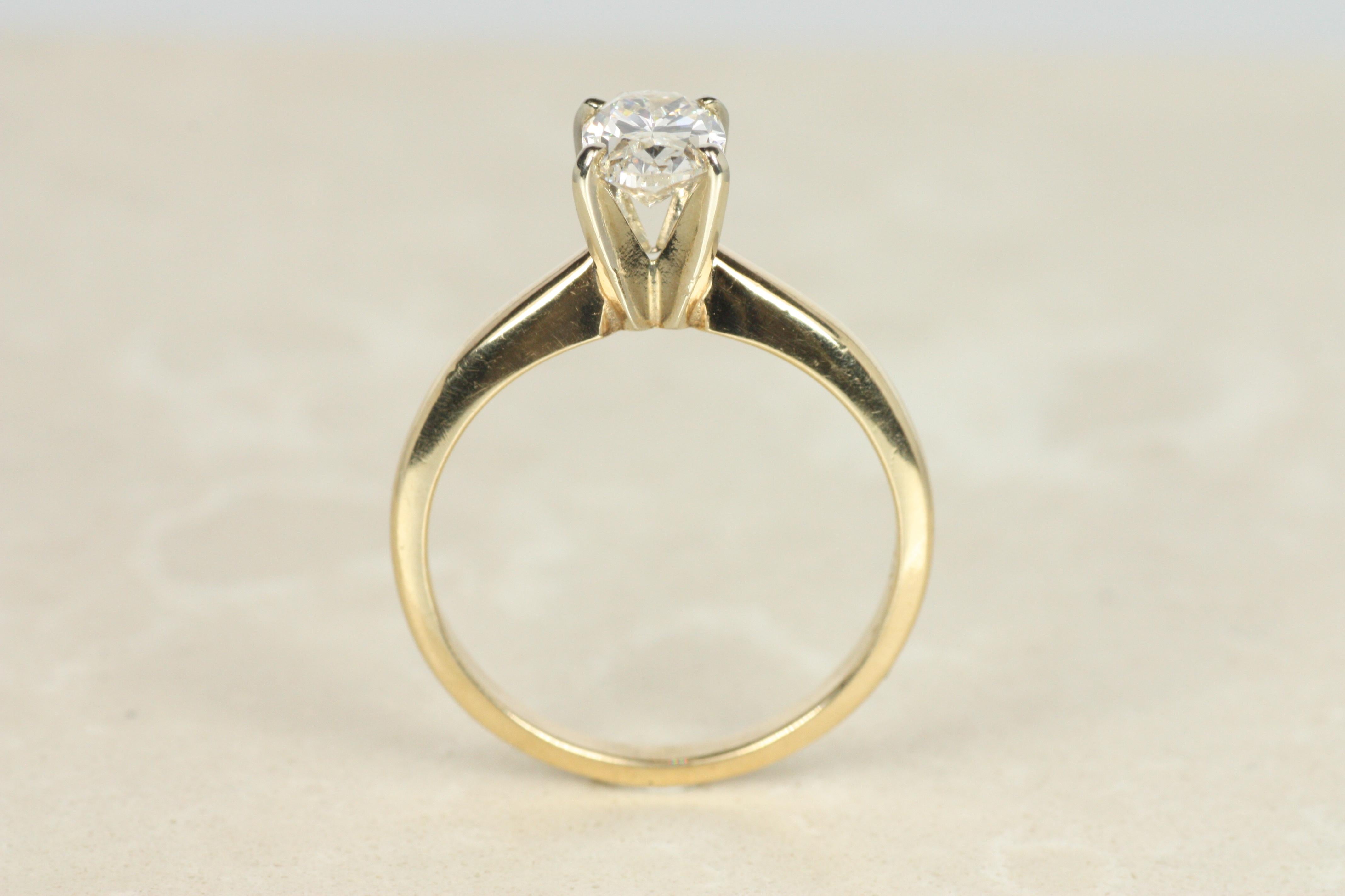 Bague de fiançailles solitaire à diamant ovale de 0,98ct en or jaune 14K Pour femmes en vente