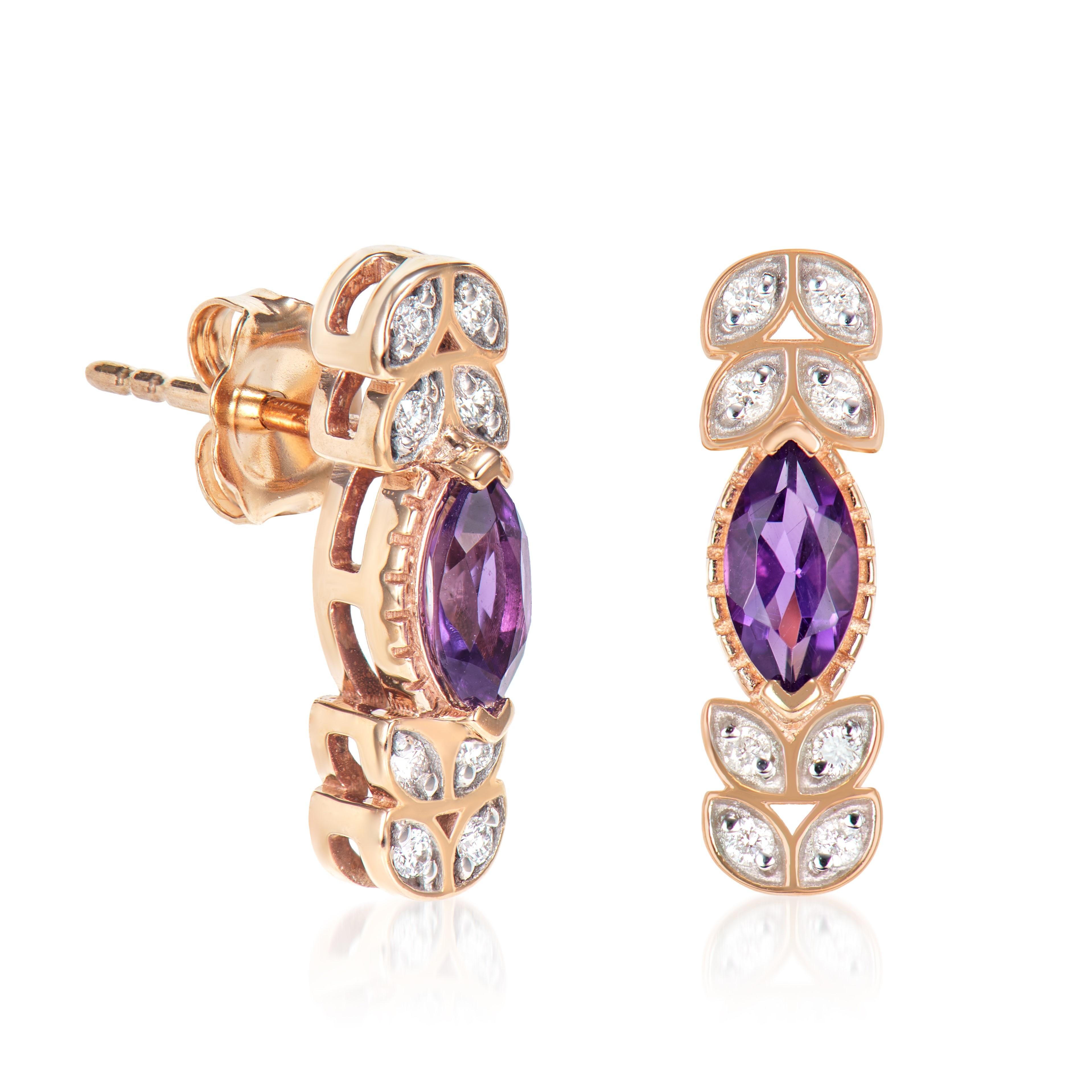 Präsentiert Ein schönes Set aus Amethyst für Menschen, die Qualität schätzen und es zu jeder Gelegenheit oder Feier tragen möchten. Die Amethyst-Ohrstecker aus Roségold, die mit Diamanten besetzt sind, wirken klassisch und