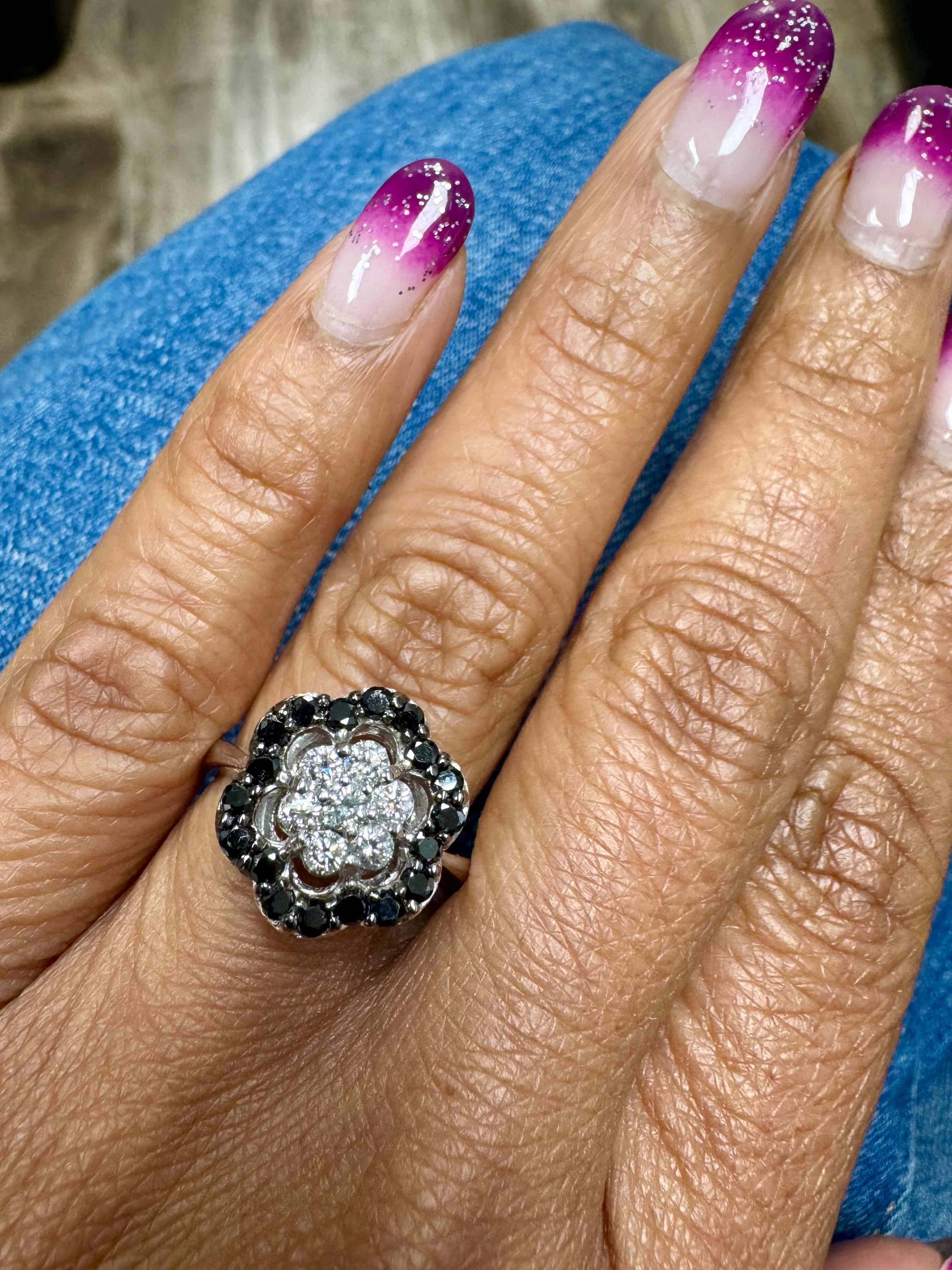 Bague en or blanc avec diamant noir de 0,99 carat Pour femmes en vente