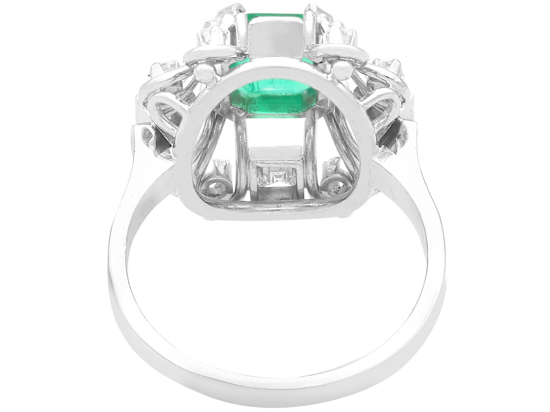 0,99 Karat kolumbianischer Smaragd 0,35 Karat Diamant, Ring aus 18 Karat Weißgold, um 1925 im Zustand „Hervorragend“ im Angebot in Jesmond, Newcastle Upon Tyne
