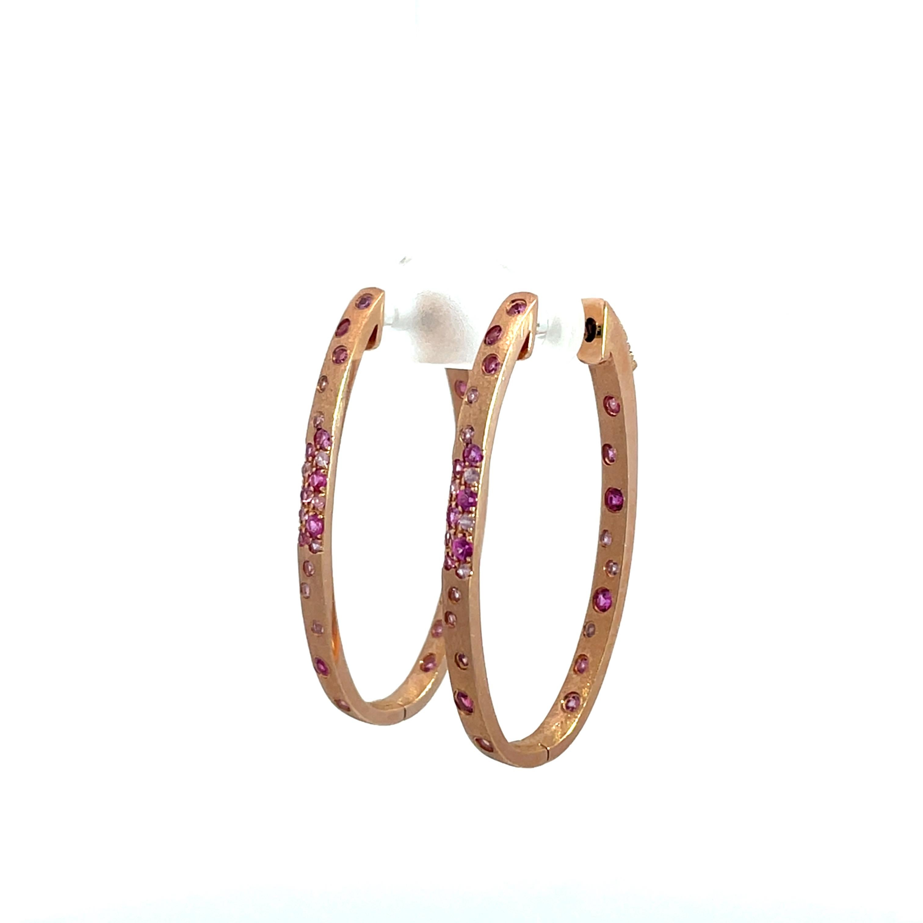 Pendientes ovalados de oro rosa con zafiro rosa y rubí de 0,99 quilates en engaste rasante en Nuevo estado para la venta en Great Neck, NY