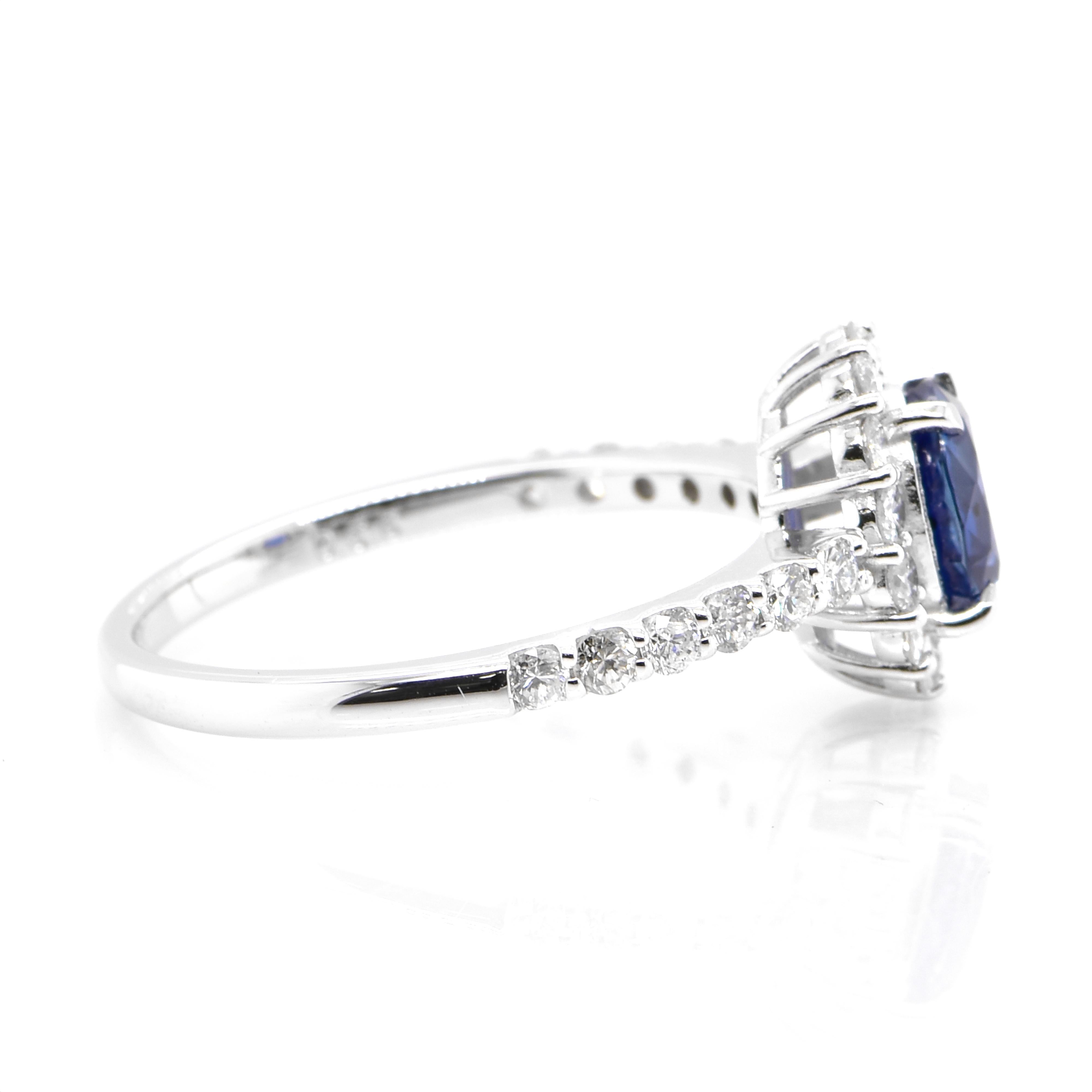 0.99 Carat, Unheated, Cornflower Blue Sapphire and Diamond Ring Set in Platinum In New Condition For Sale In Tokyo, JP